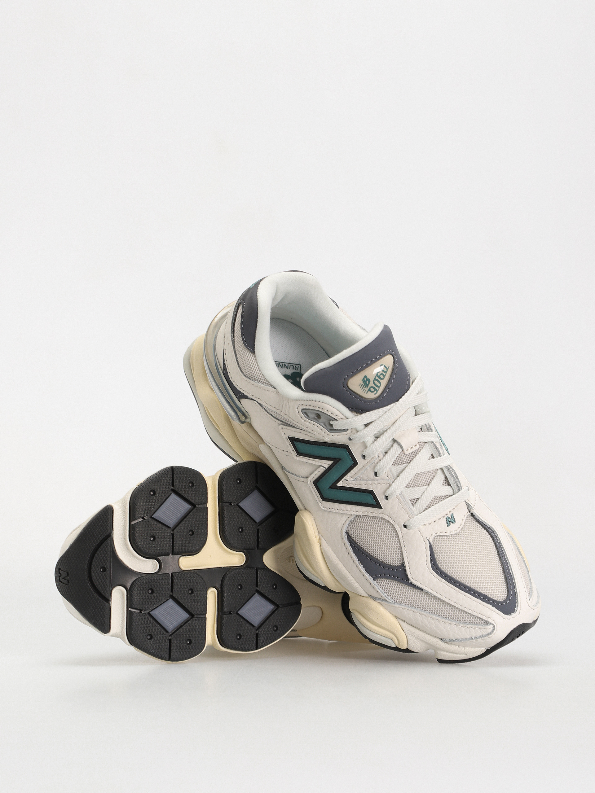 New Balance Shoes 9060 sea salt