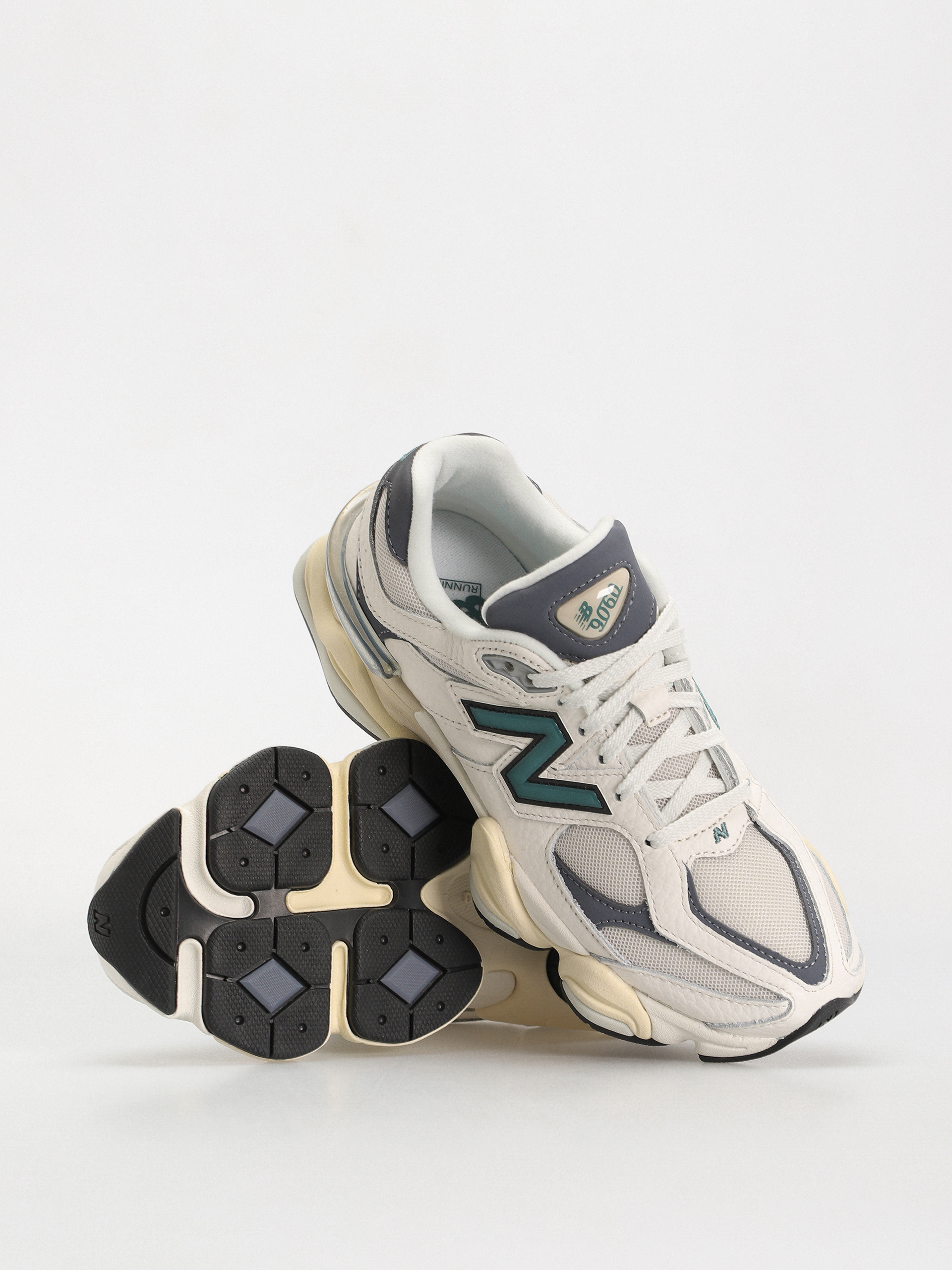 New Balance Shoes 9060 white (sea salt)