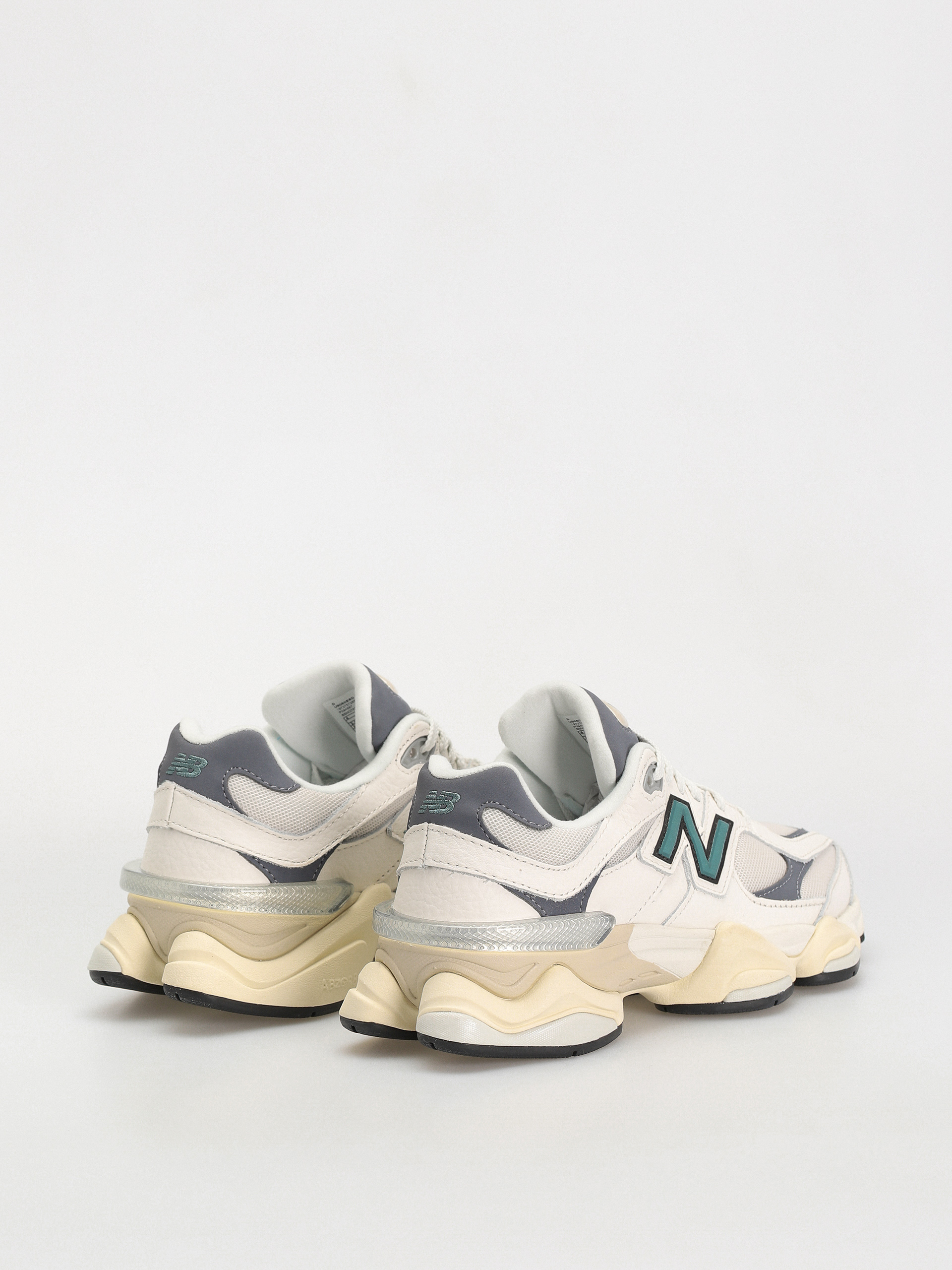 New Balance Shoes 9060 (sea salt)
