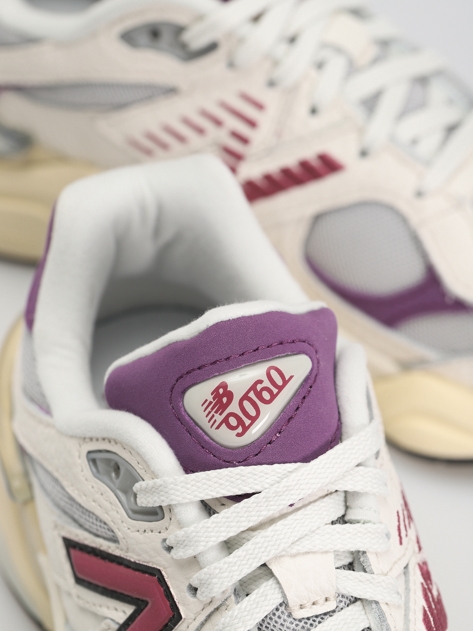 New Balance Shoes 9060 (sea salt purple)