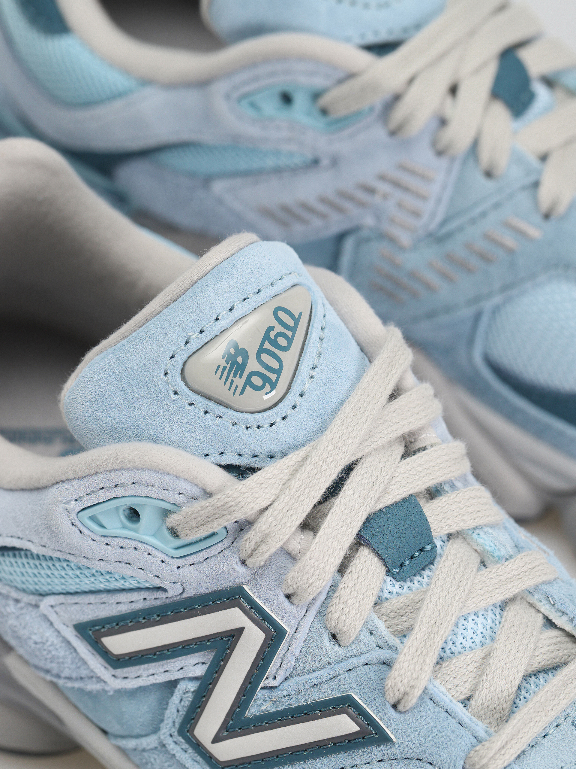 New Balance Shoes 9060 (chrome blue)