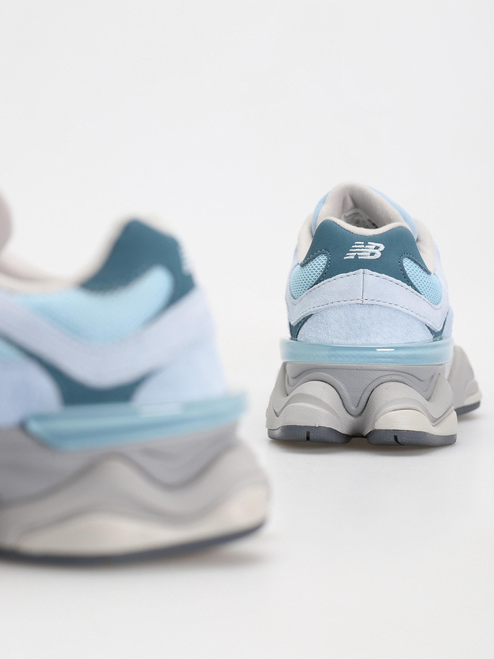 New Balance Shoes 9060 (chrome blue)