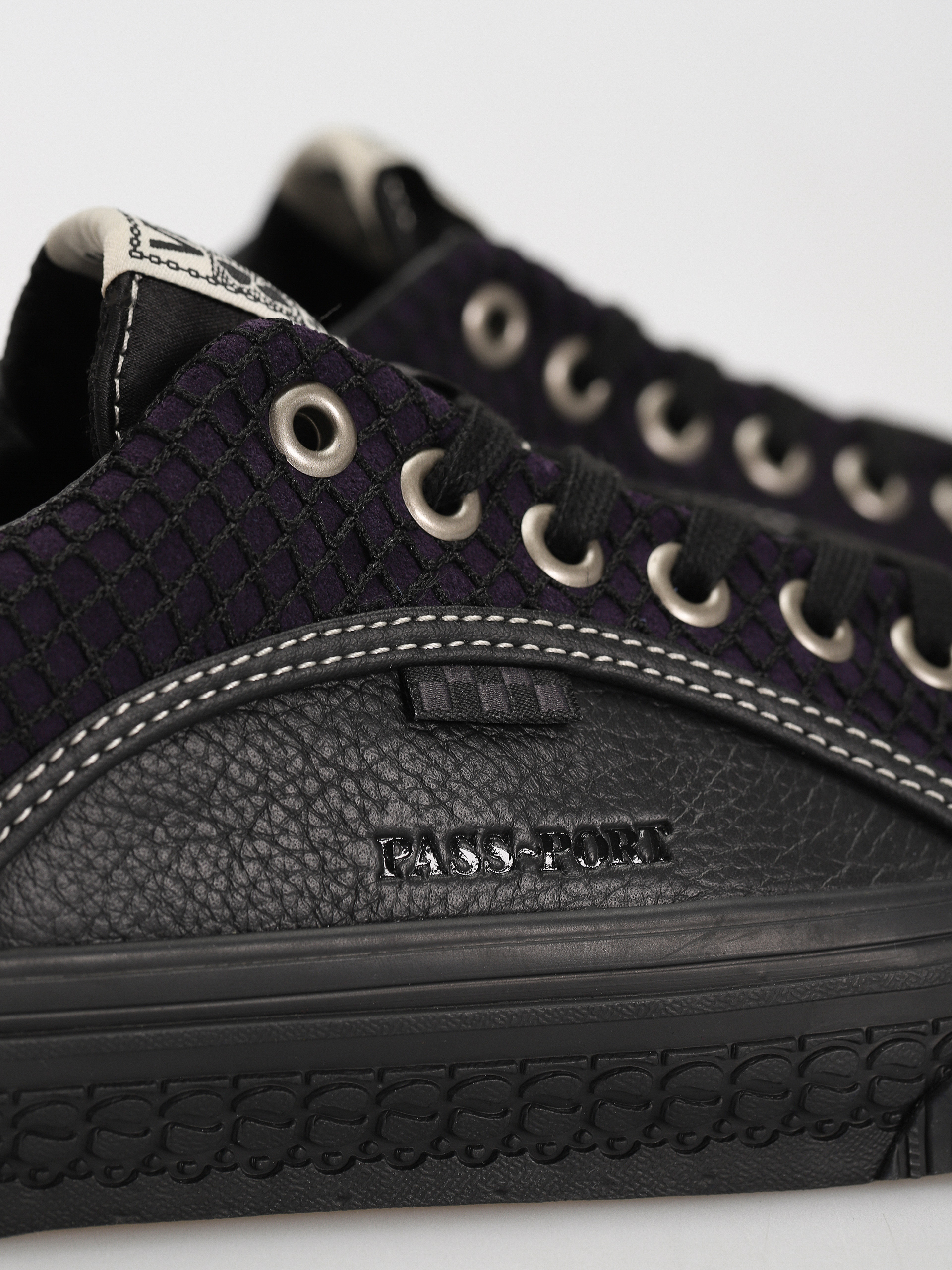 Vans X Pass Port Skate Lampin Shoes (pass-port black/purple)