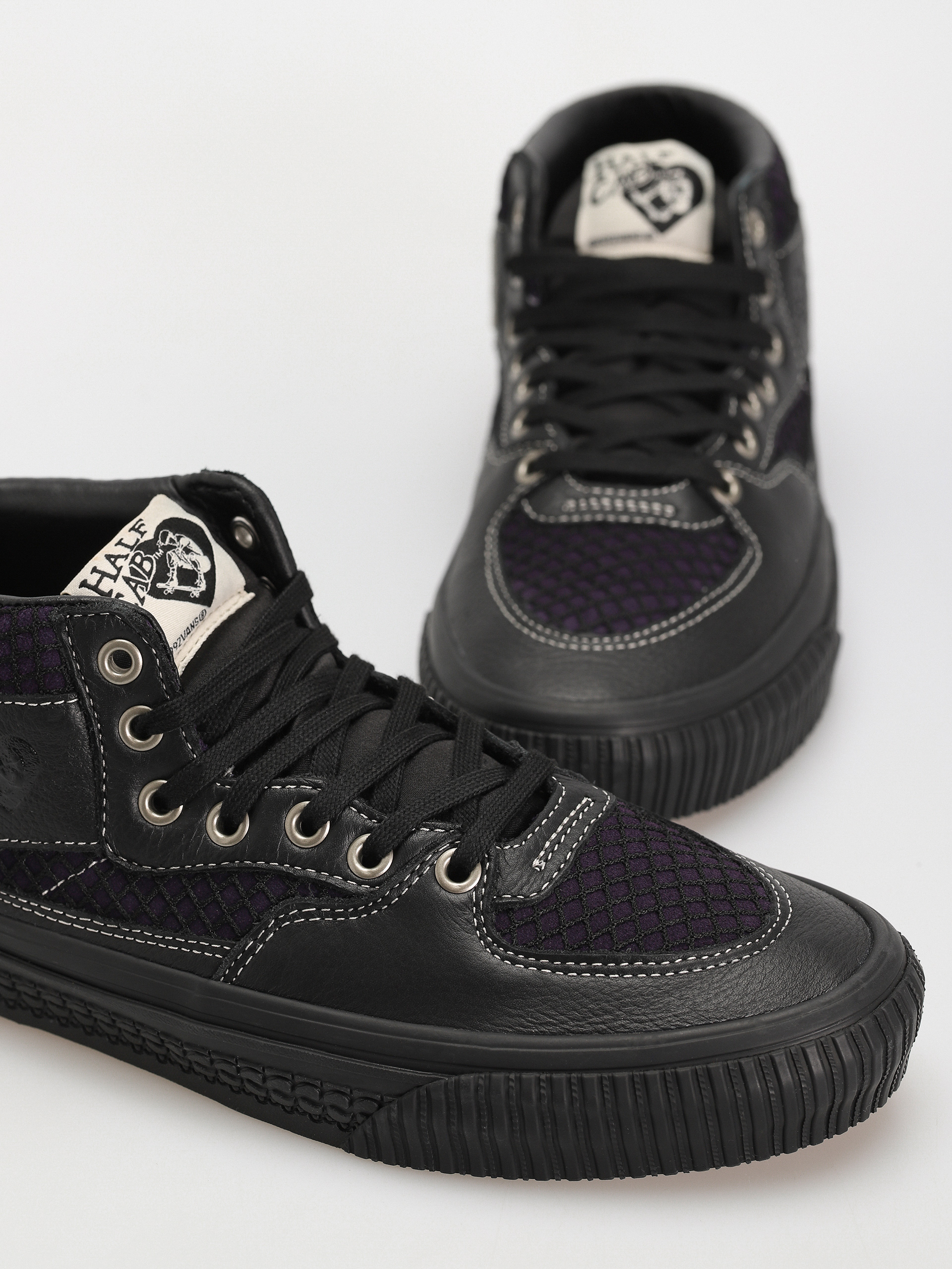 Vans X Pass Port Skate Half Cab Schuhe (pass-port black/purple)