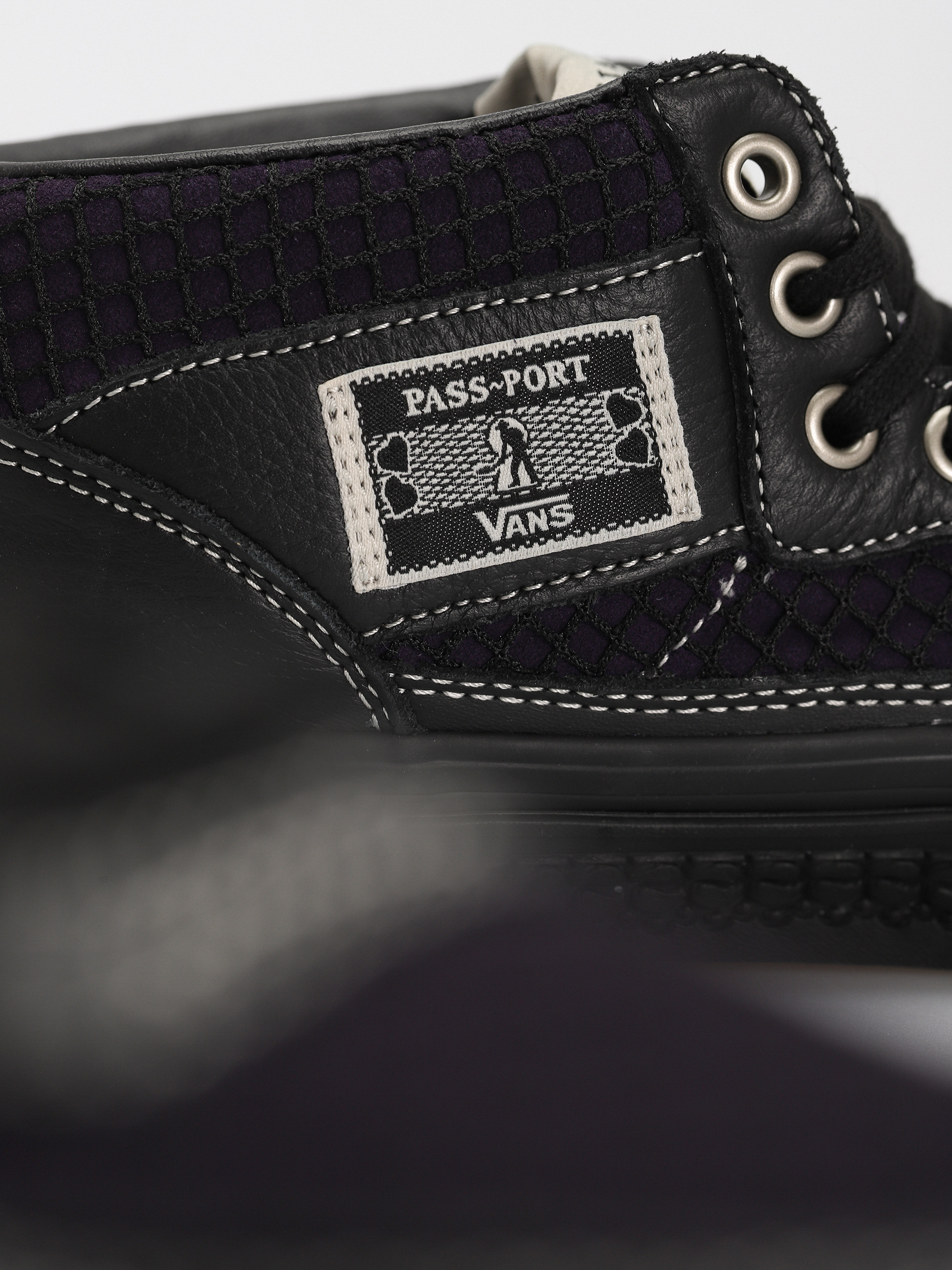 Vans X Pass Port Skate Half Cab Schuhe (pass-port black/purple)