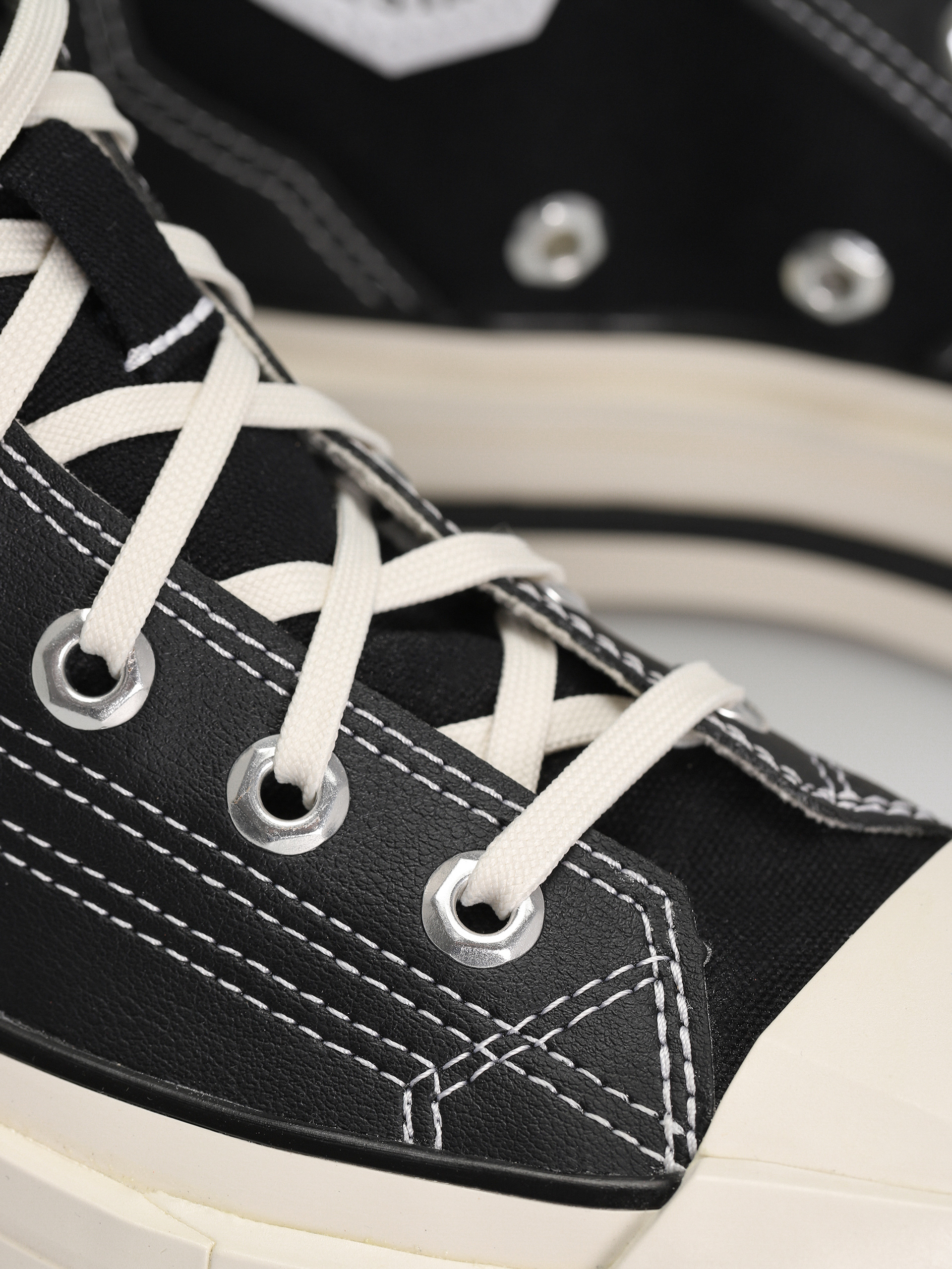 Converse Chuck 70 De Luxe Squared Hi Chucks (black)