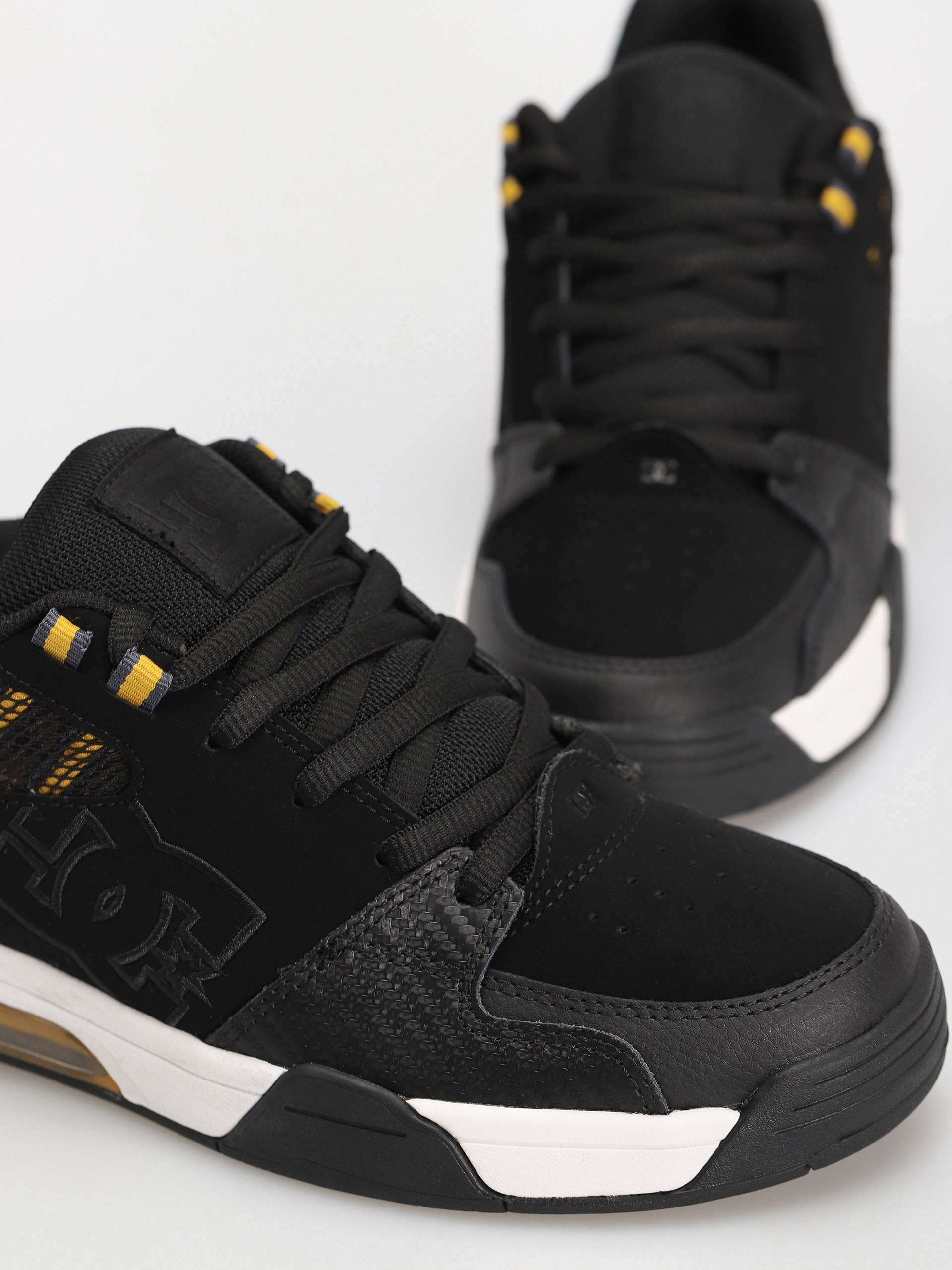 DC Versatile Shoes (black/camo print)