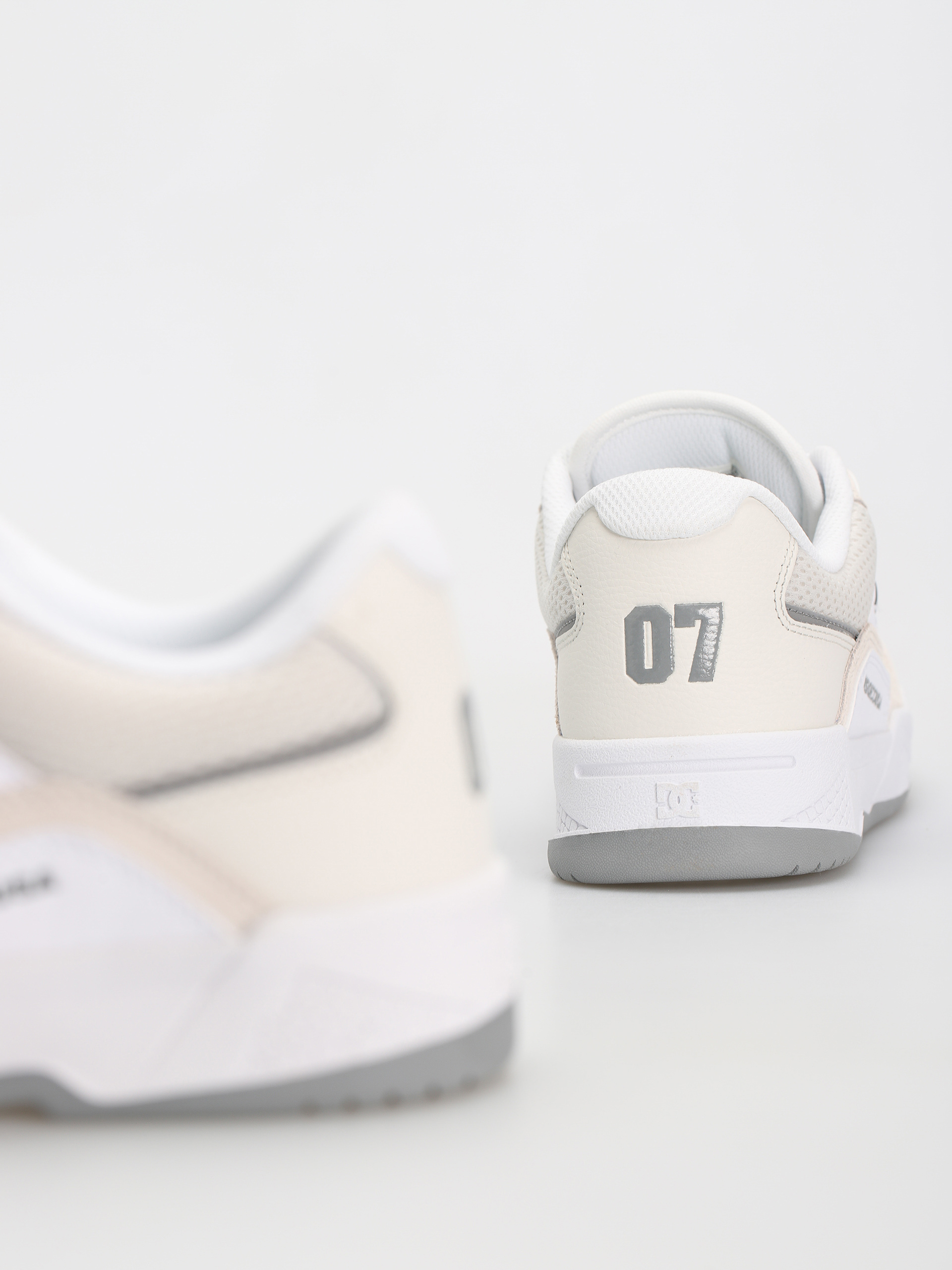 DC Construct Shoes (off white)