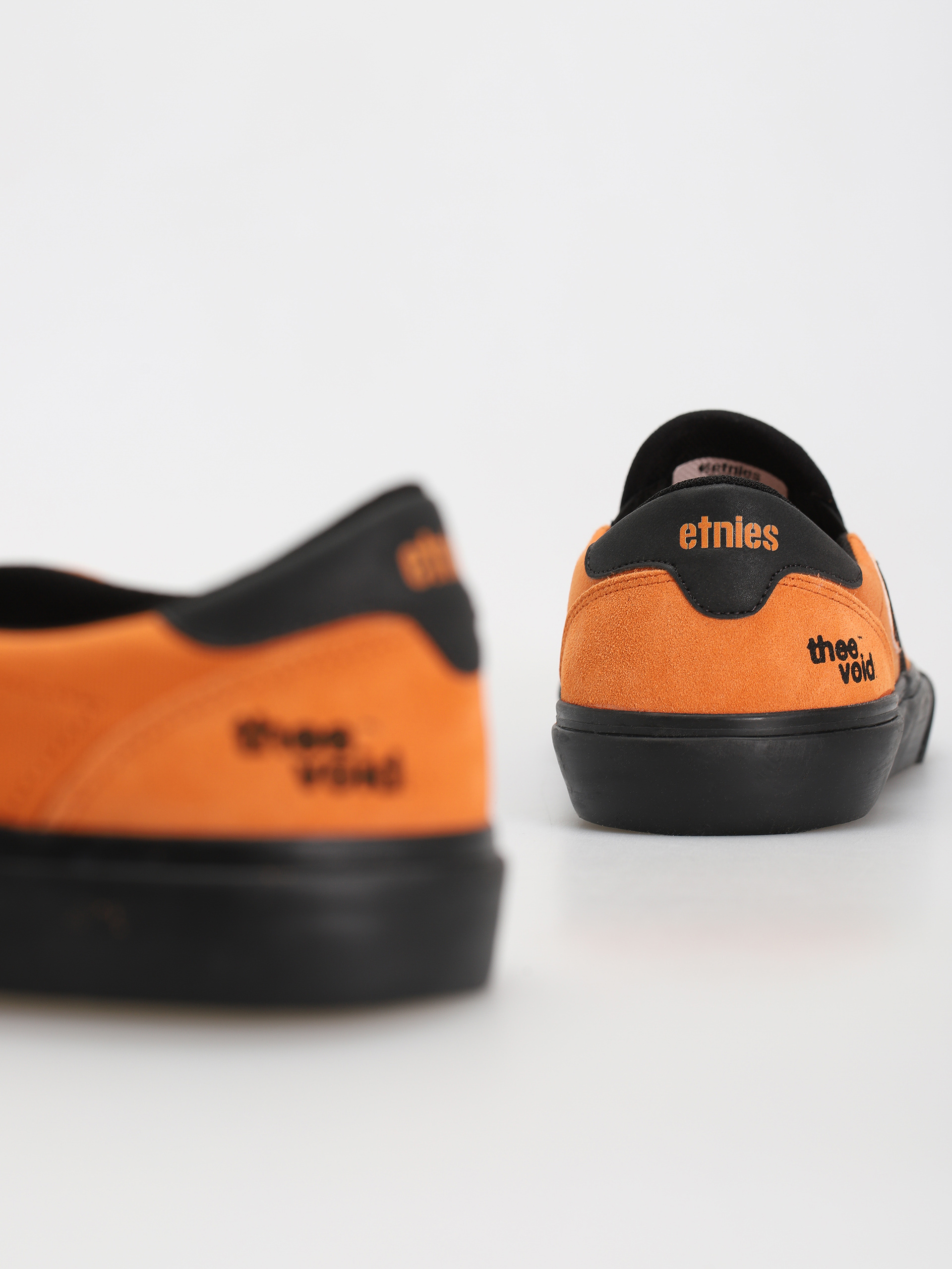 Etnies Lo Cut Slip Shoes (orange)