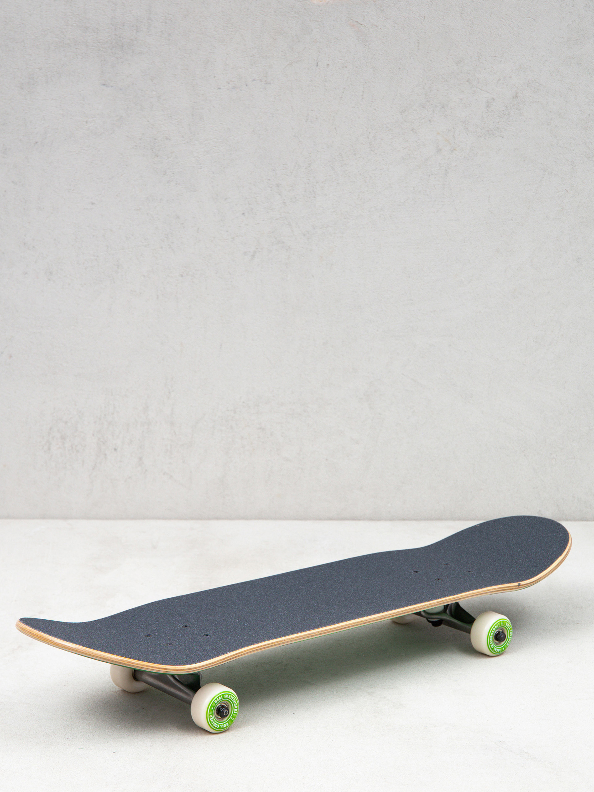 Real Classic Oval Large Skateboard - green (green)
