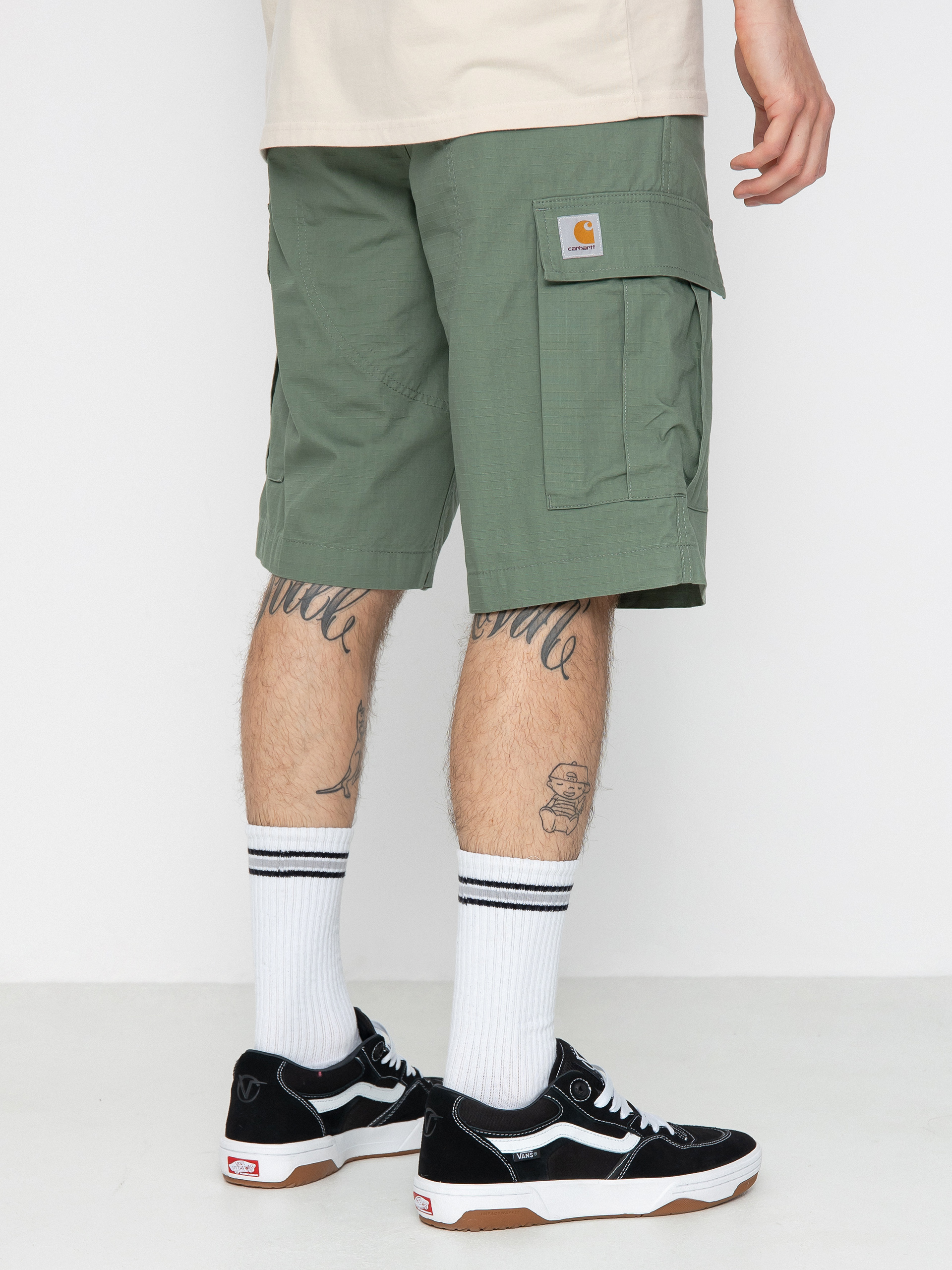 Carhartt WIP Regular Cargo Shorts green park