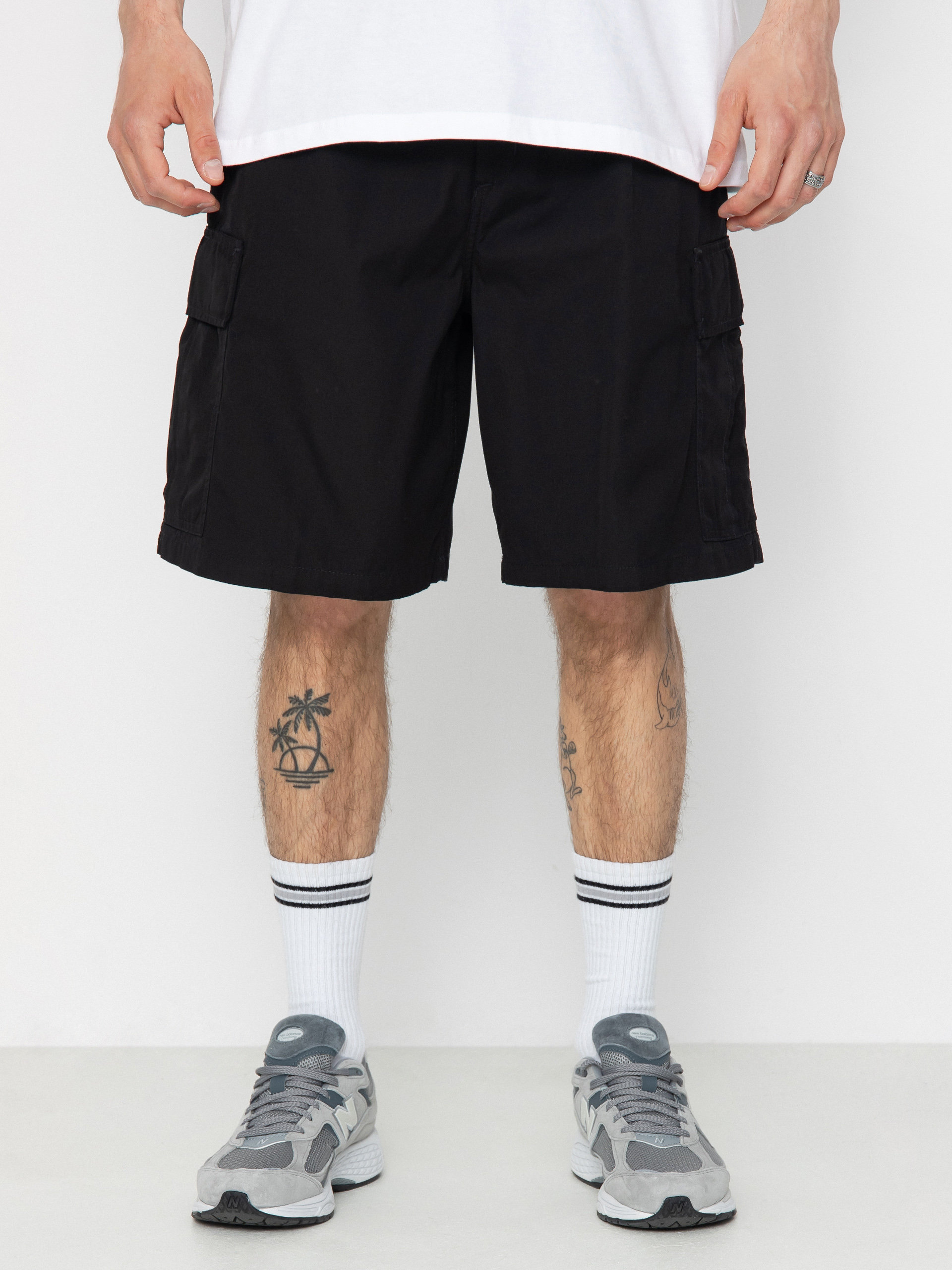 Carhartt WIP Cole Cargo Shorts (black)