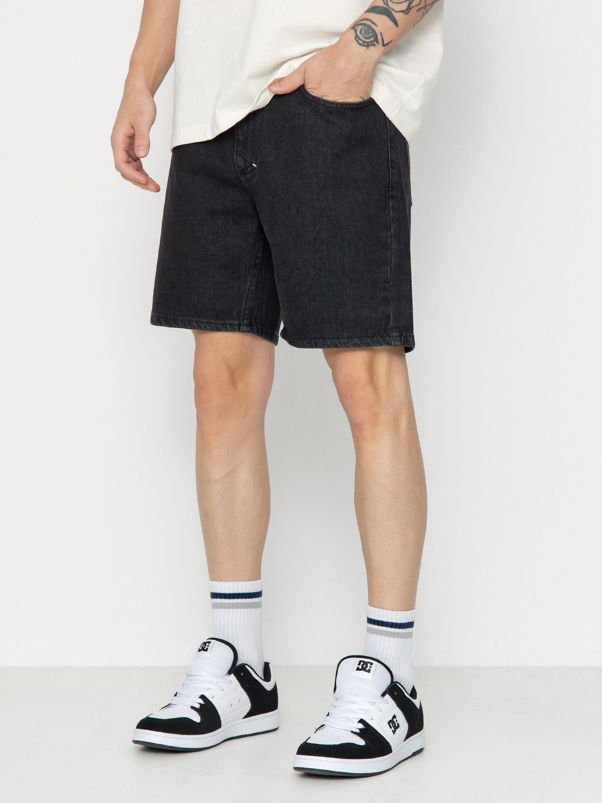 MassDnm Jeans Box Shorts (black washed)