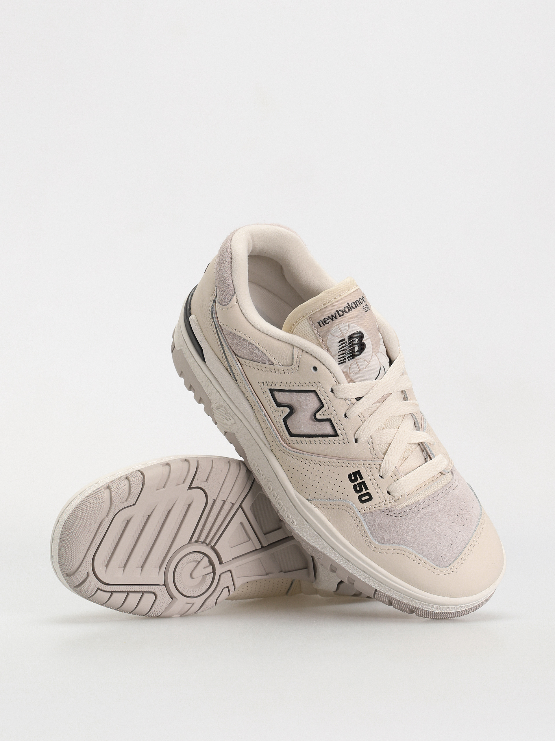 New Balance 550 Wmn Shoes (linen)