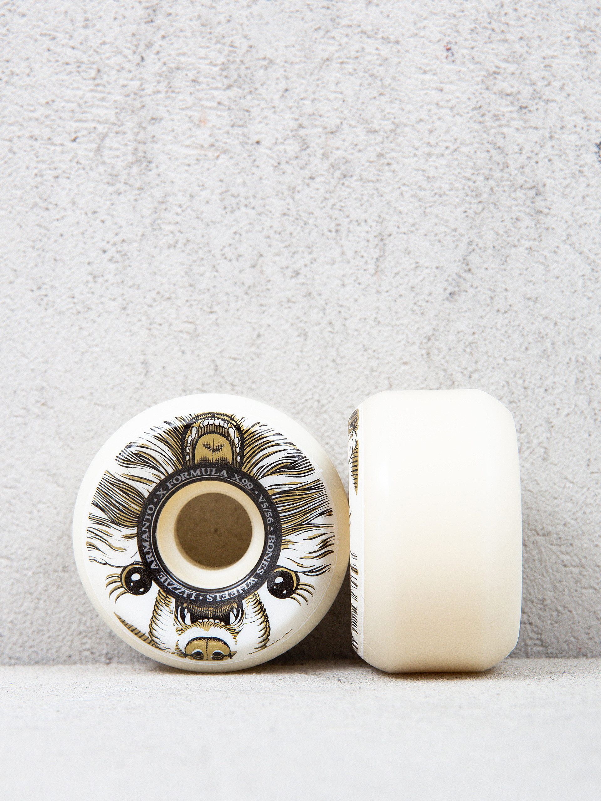 Bones X Formula Armanto Alma Mutter V5 Sidecut 99A Rollen (white/gold/black)