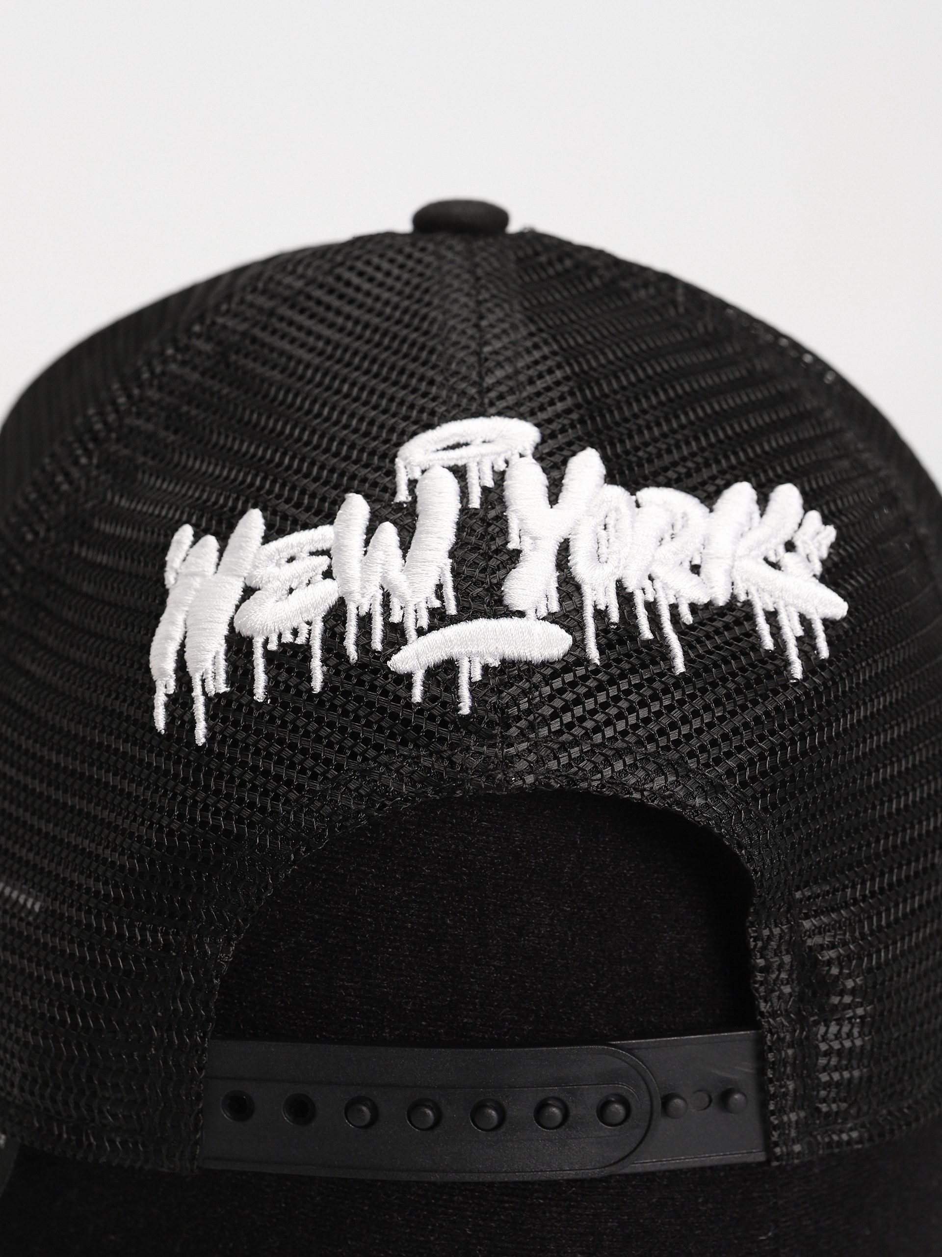 New Era Cap Graphic Trucker (black/white)