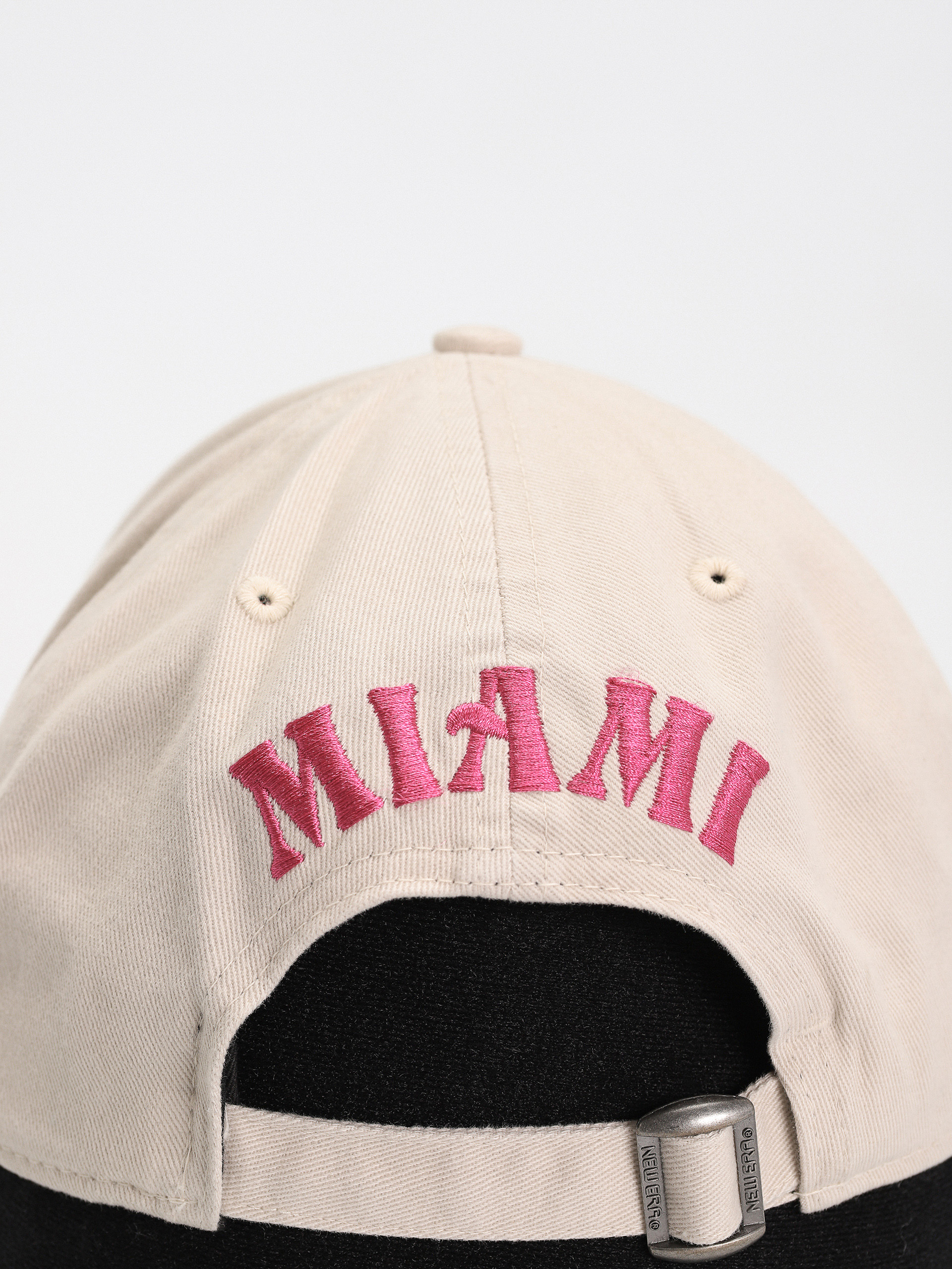 New Era Cap Character 9Forty (stone)