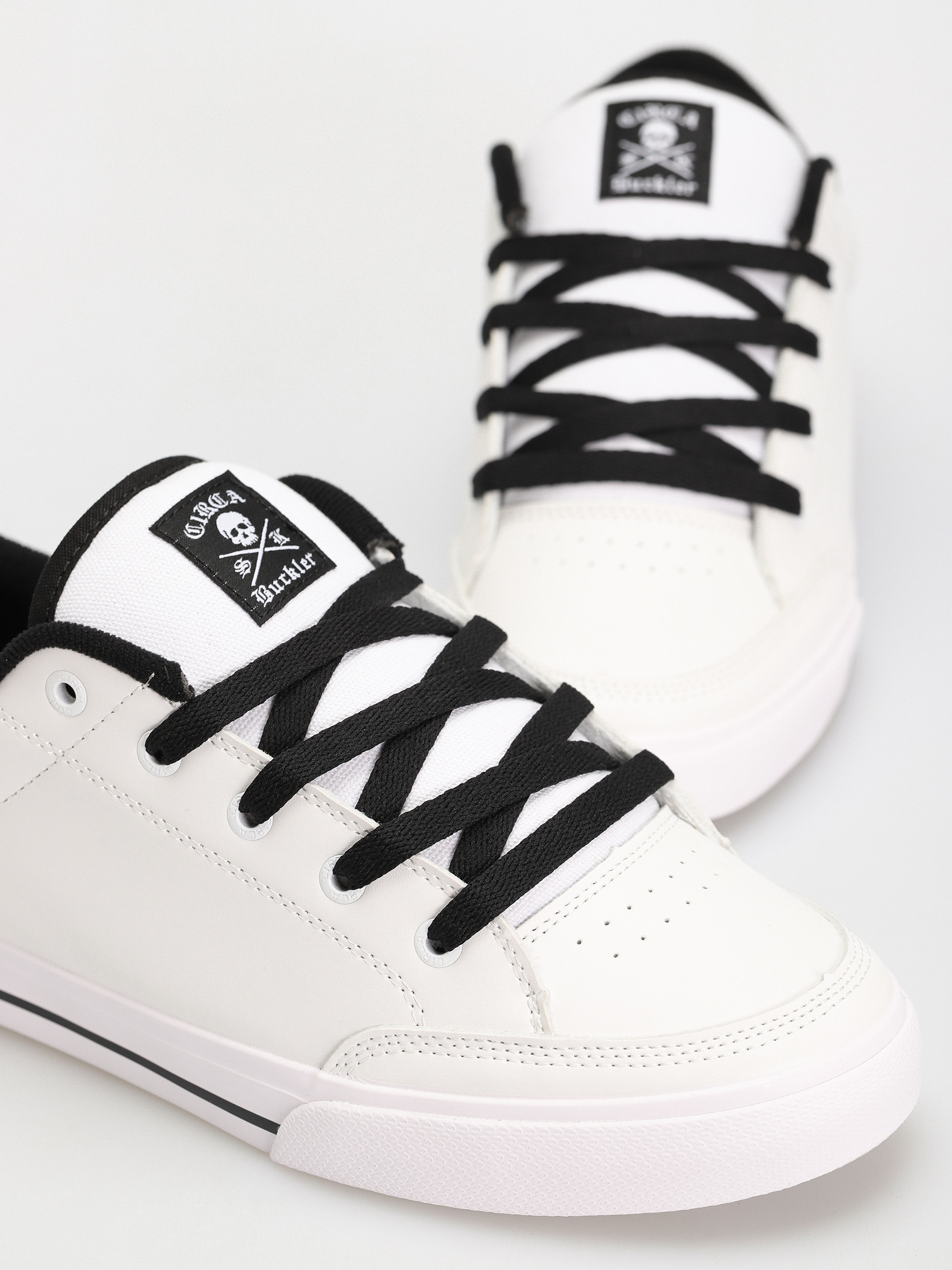 Circa Buckler Sk Shoes (white/black/pu leather/canvas)
