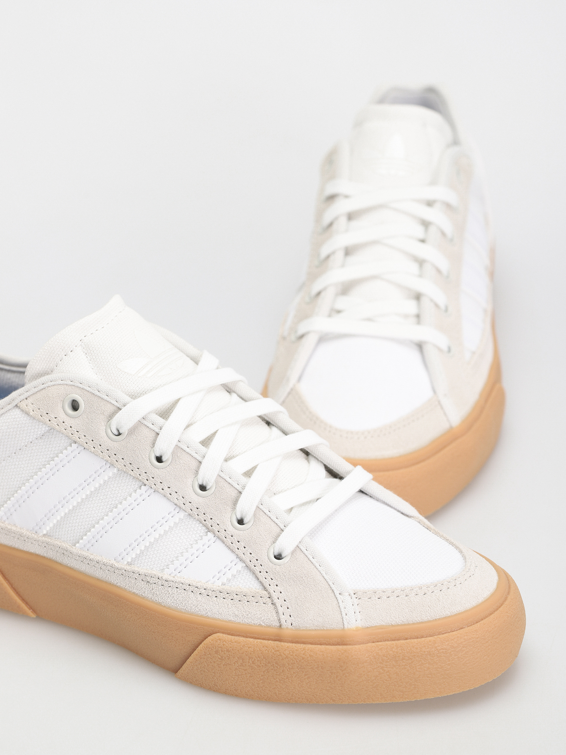 adidas Court TNS Premiere Schuhe (crywht/ftwwht/gum3)