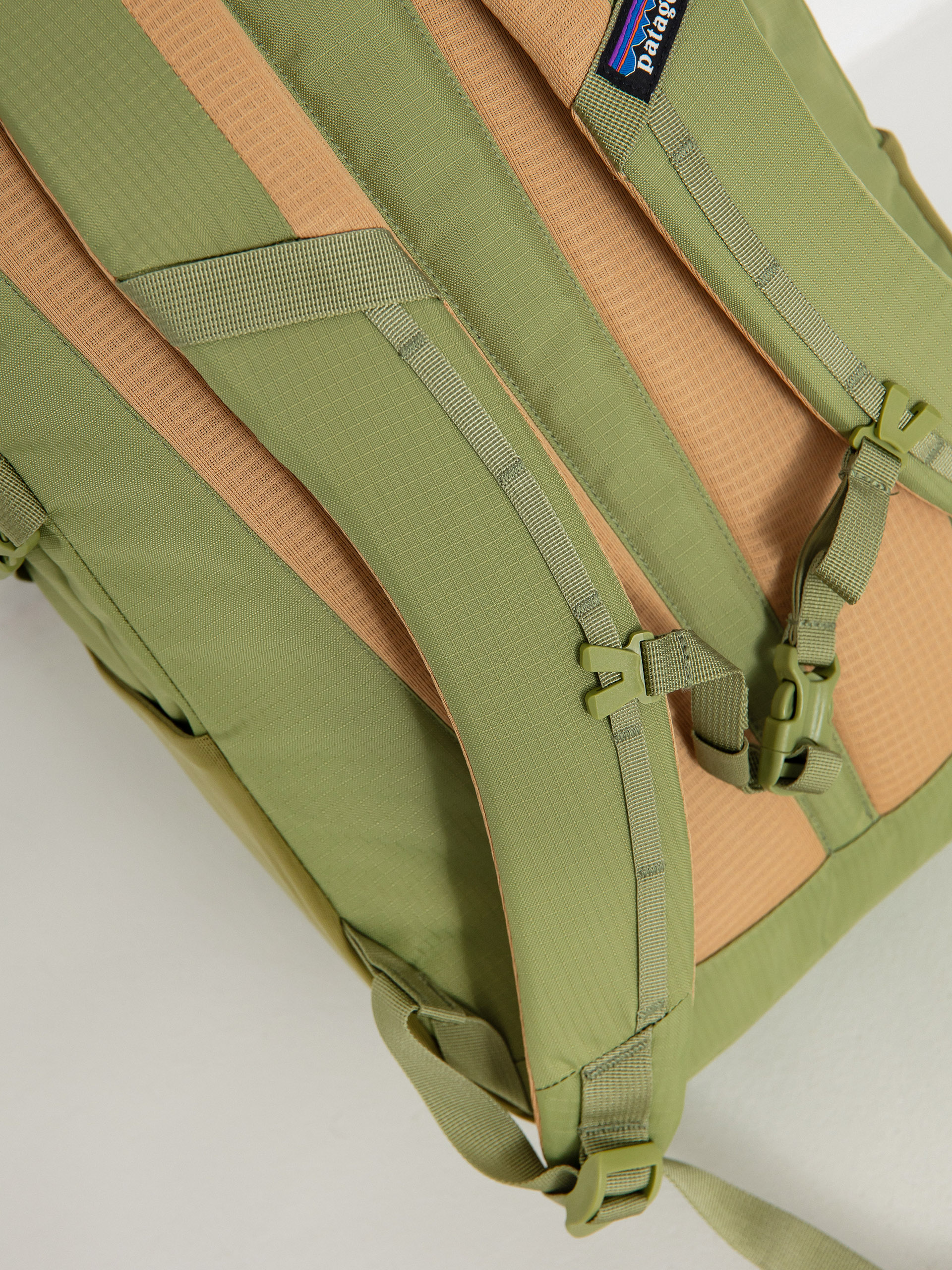 Patagonia Backpack Refugio Day Pack 26L (buckhorn green)