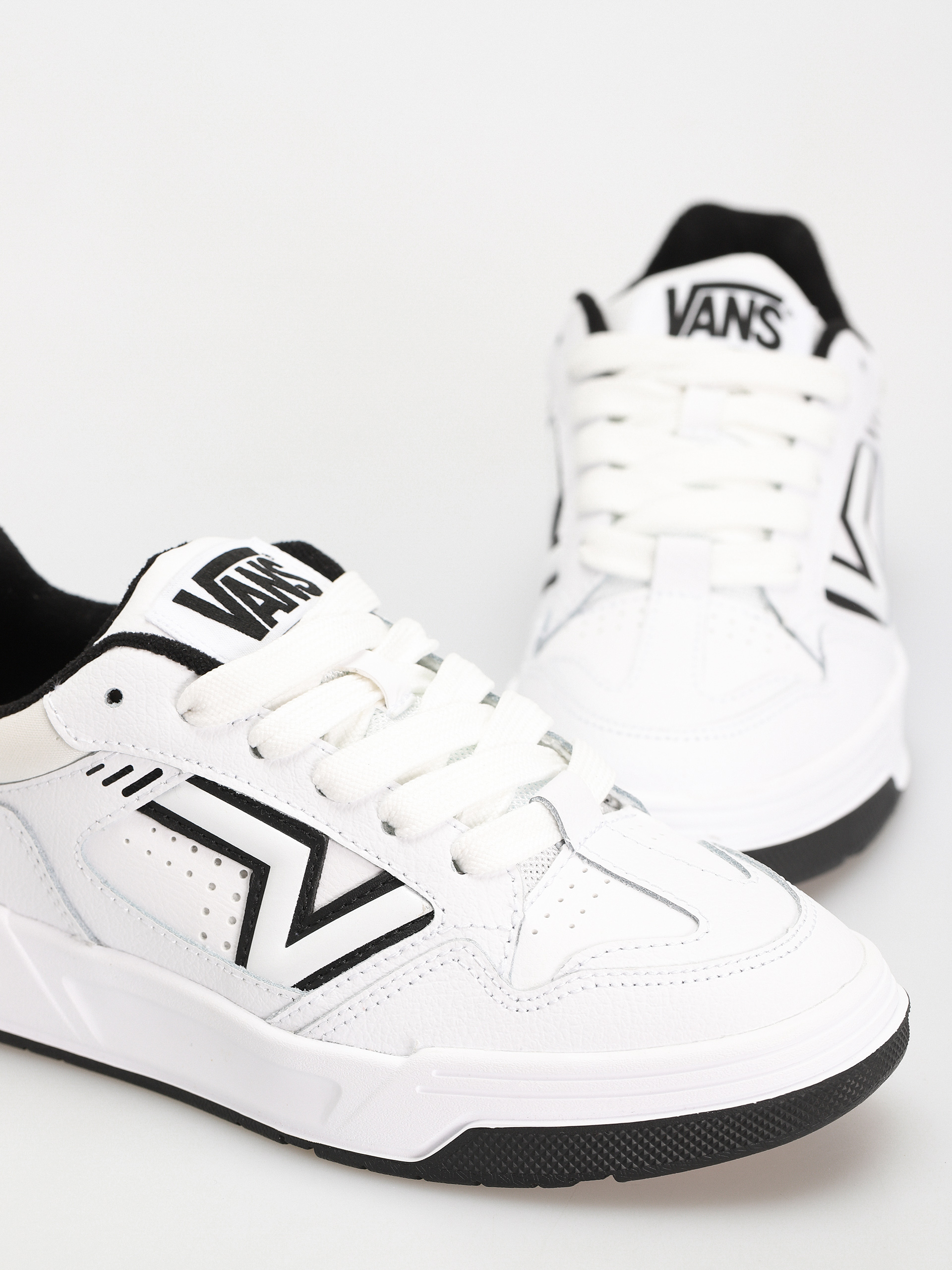 Vans Schuhe Upland (white/black)