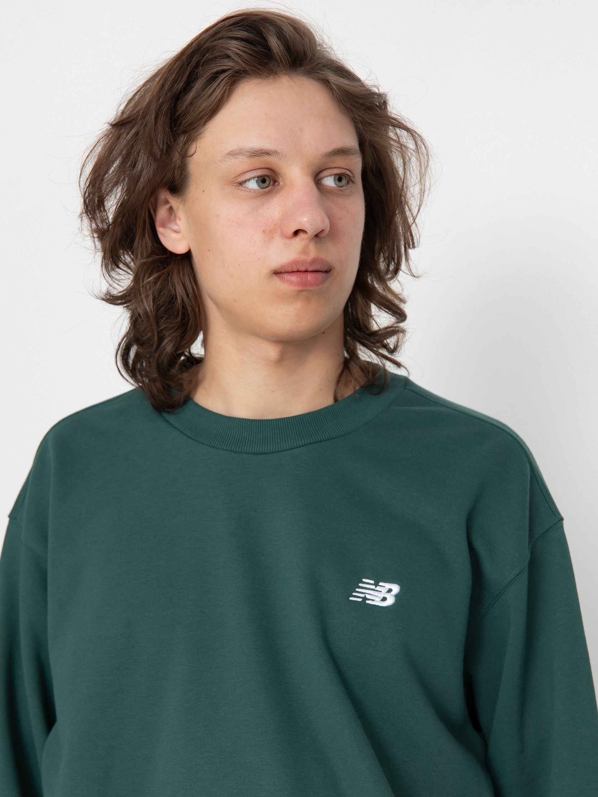 New Balance Small Logo French Terry Sweatshirt - green (night green)