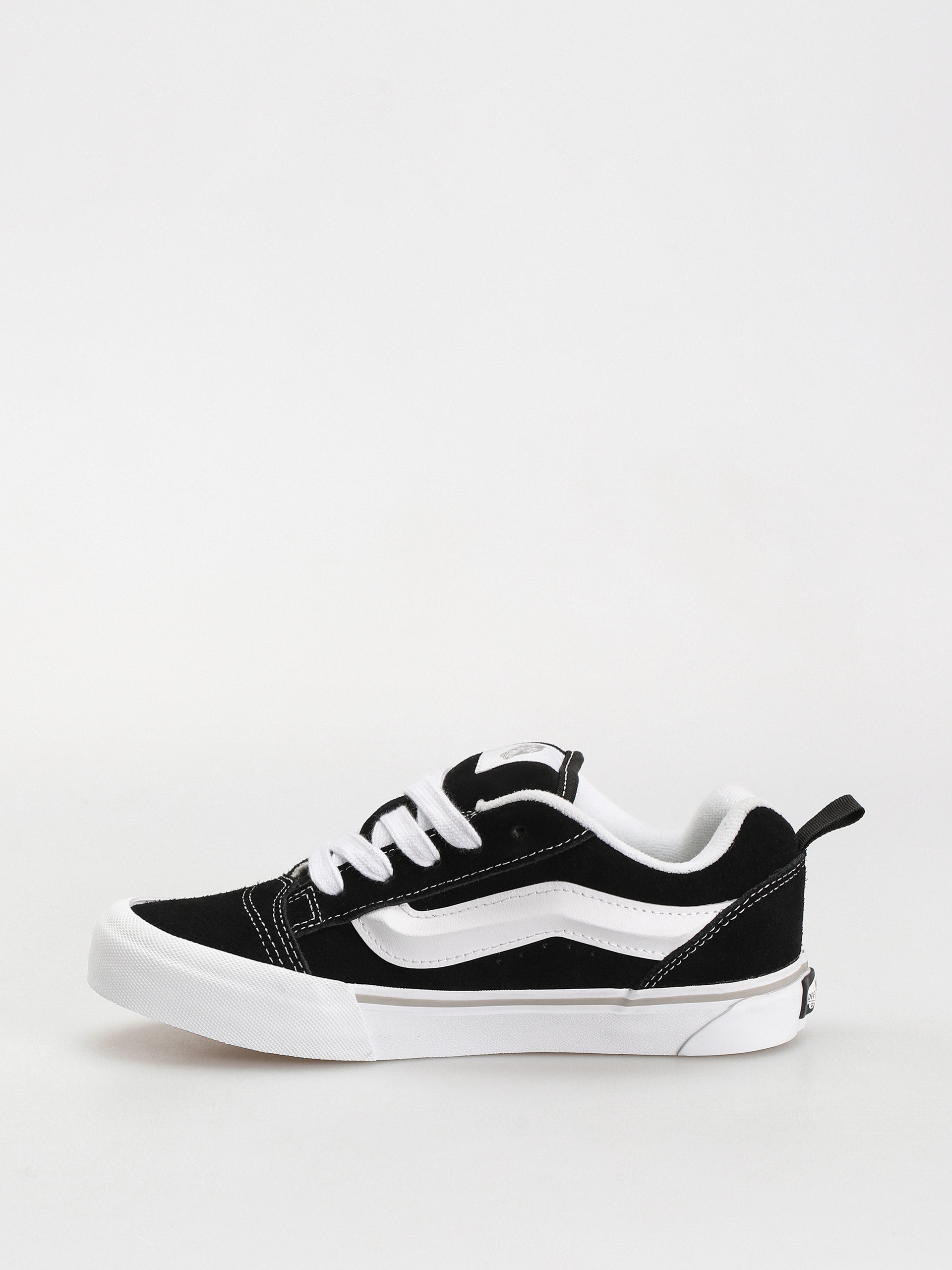 Black and white vans junior size 3 deals