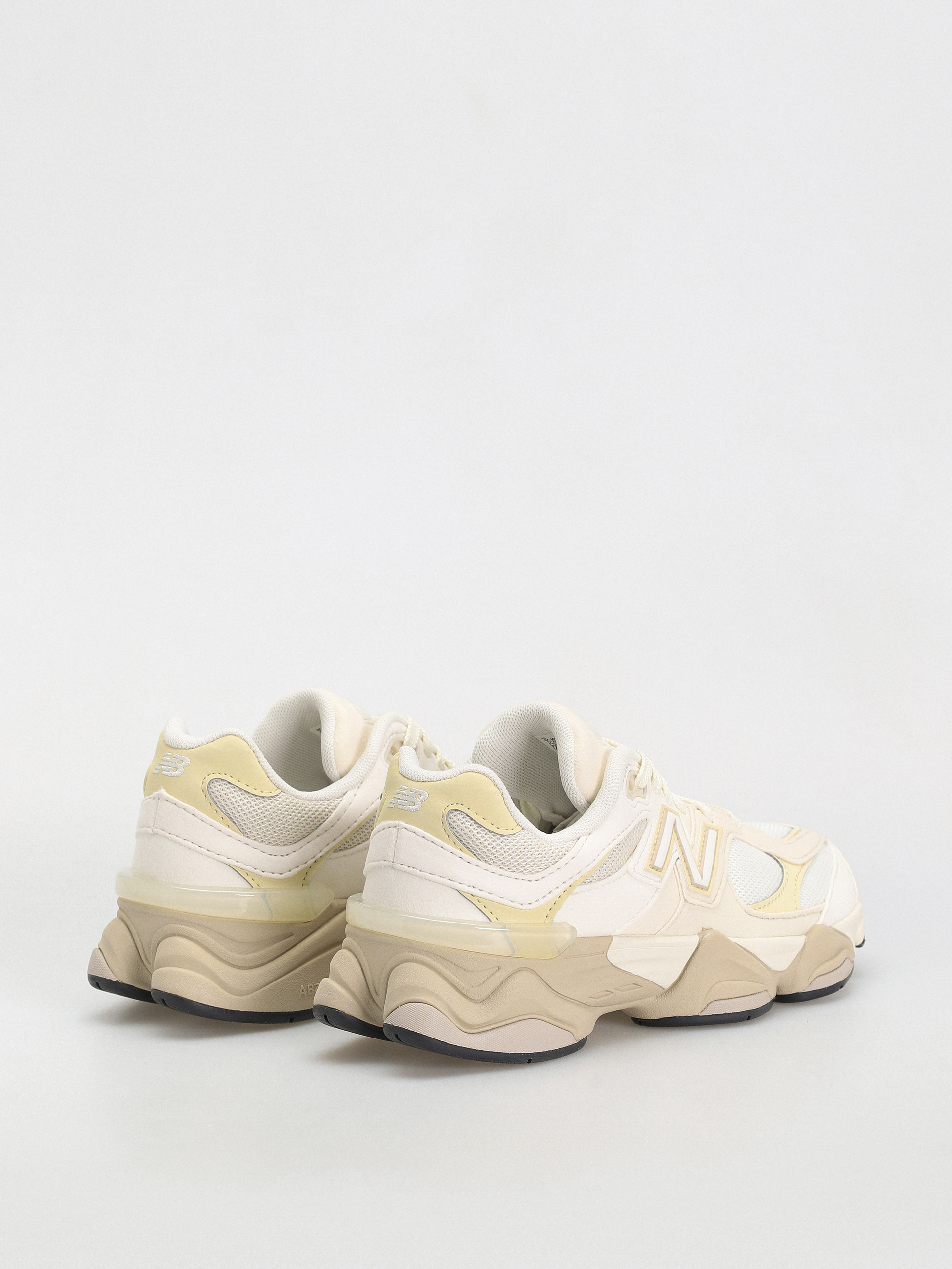 New Balance 9060 JR Shoes (sea salt)