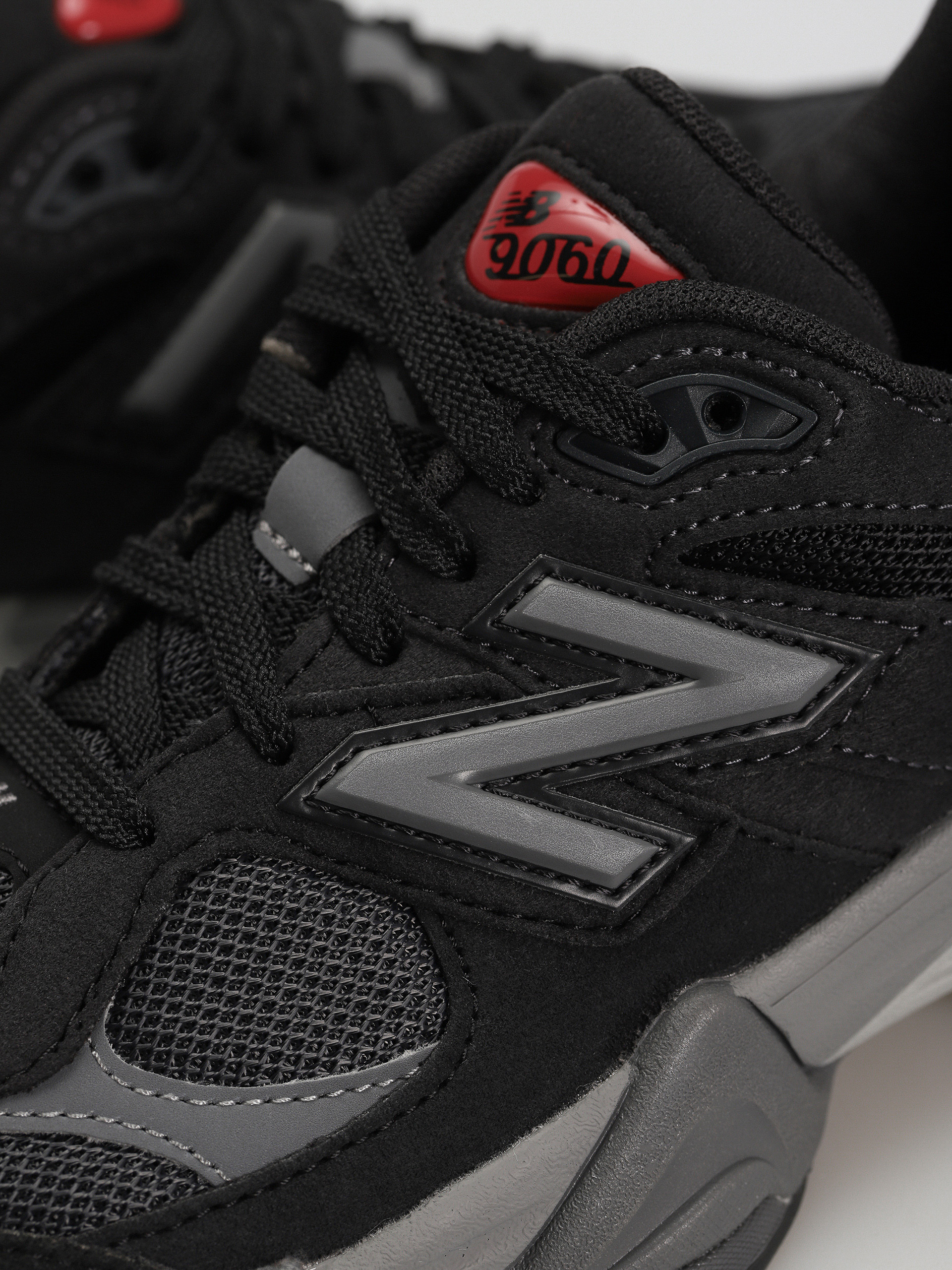 New Balance 9060 JR Shoes (black)