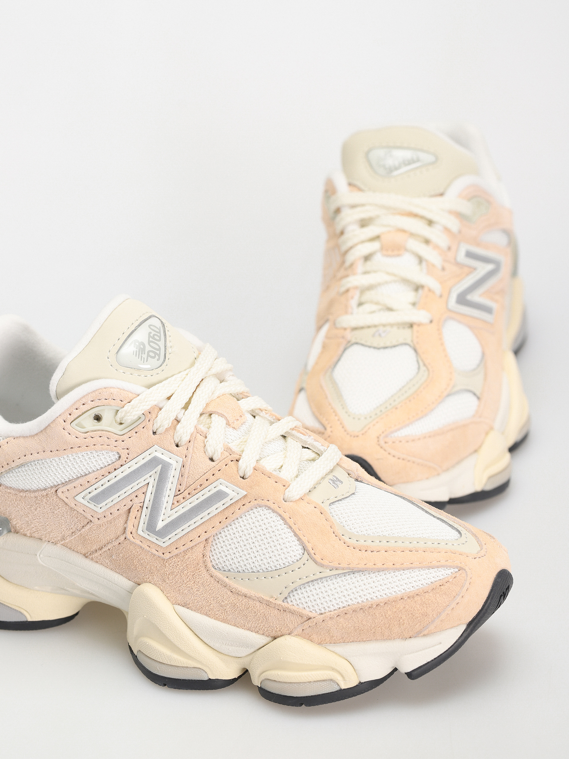 New Balance 9060 Shoes (vintage rose)