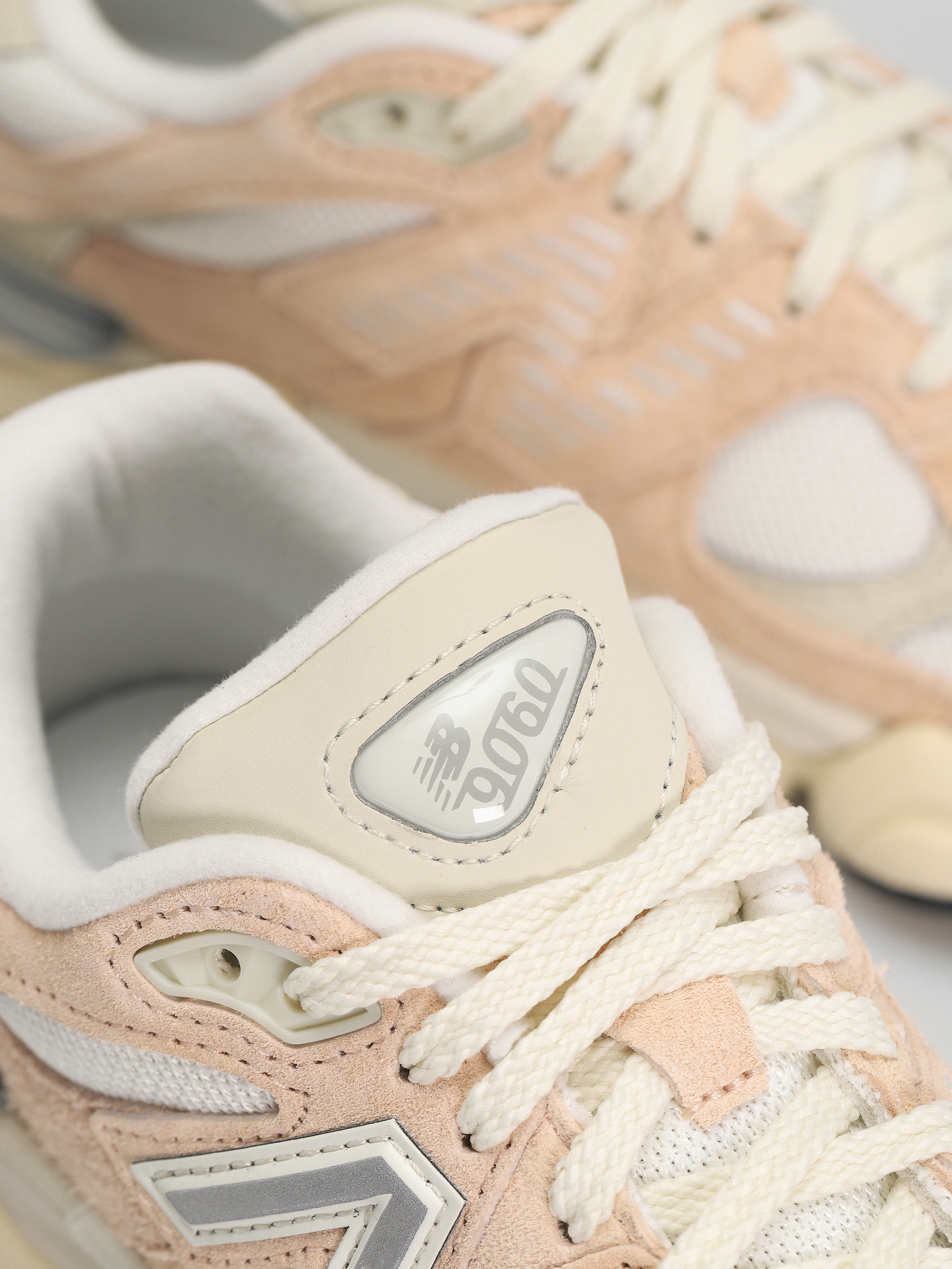 New Balance 9060 Shoes (vintage rose)