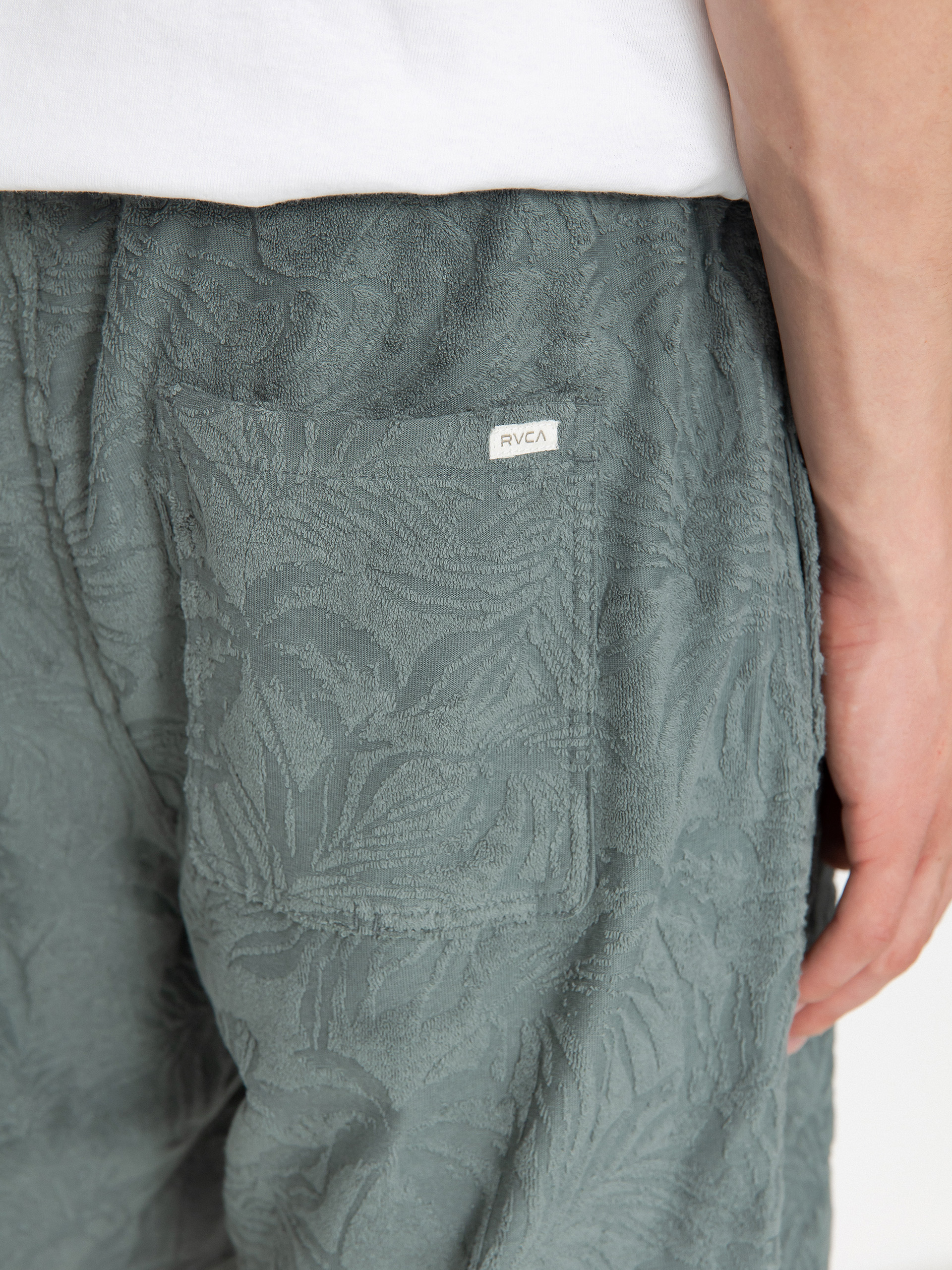 RVCA Palms Down Elastic Shorts (balsam green)