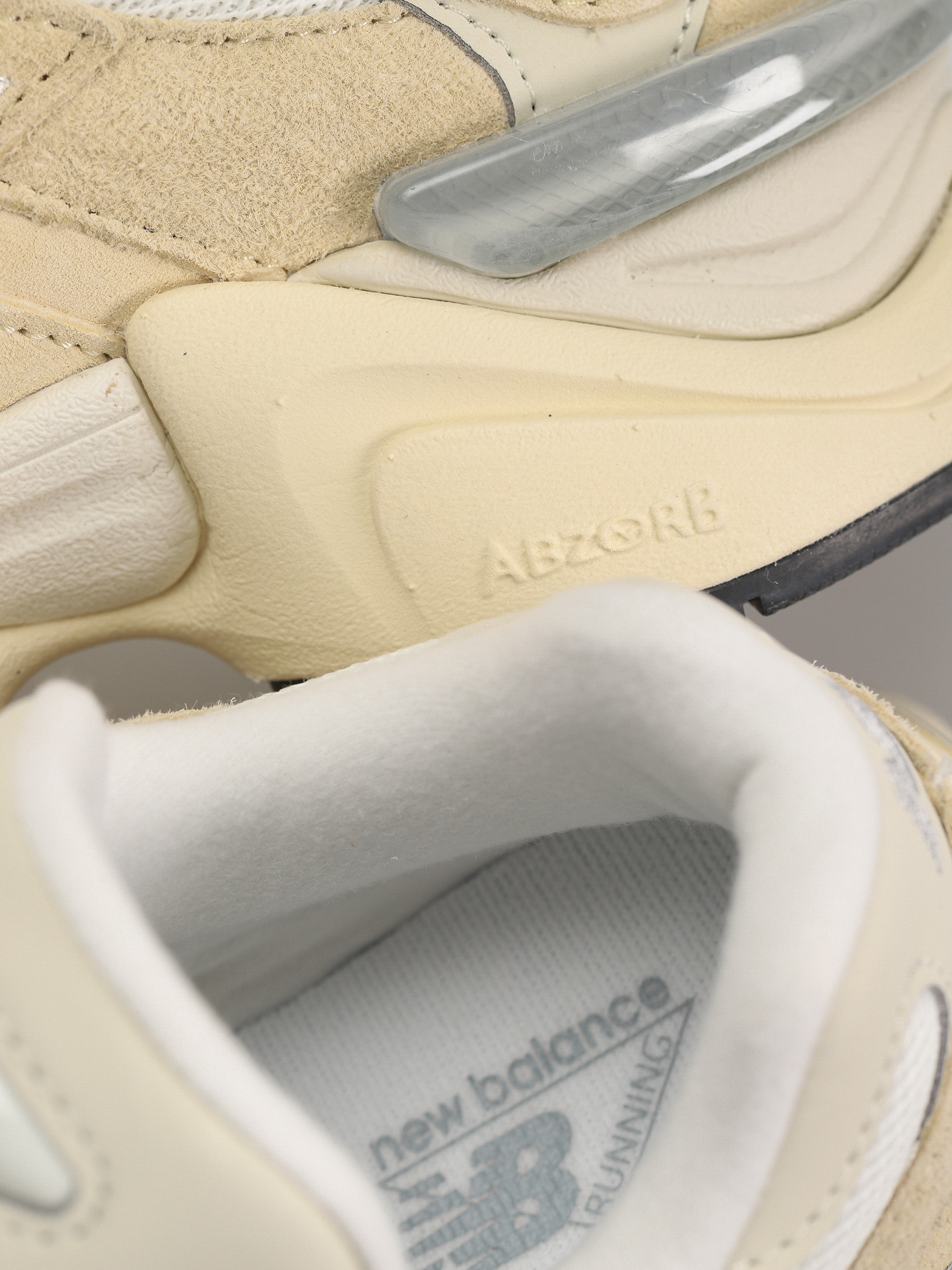 New Balance 9060 Shoes (calcium)