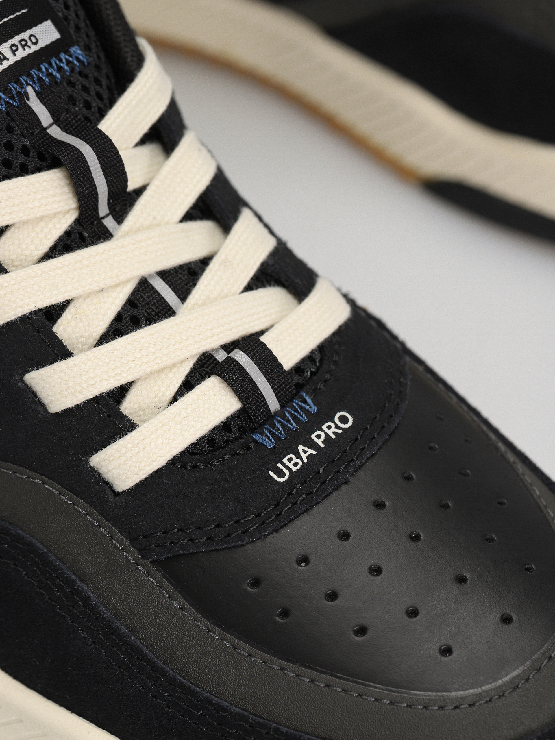 Cariuma UBA PRO Schuhe (black/red & ivory)