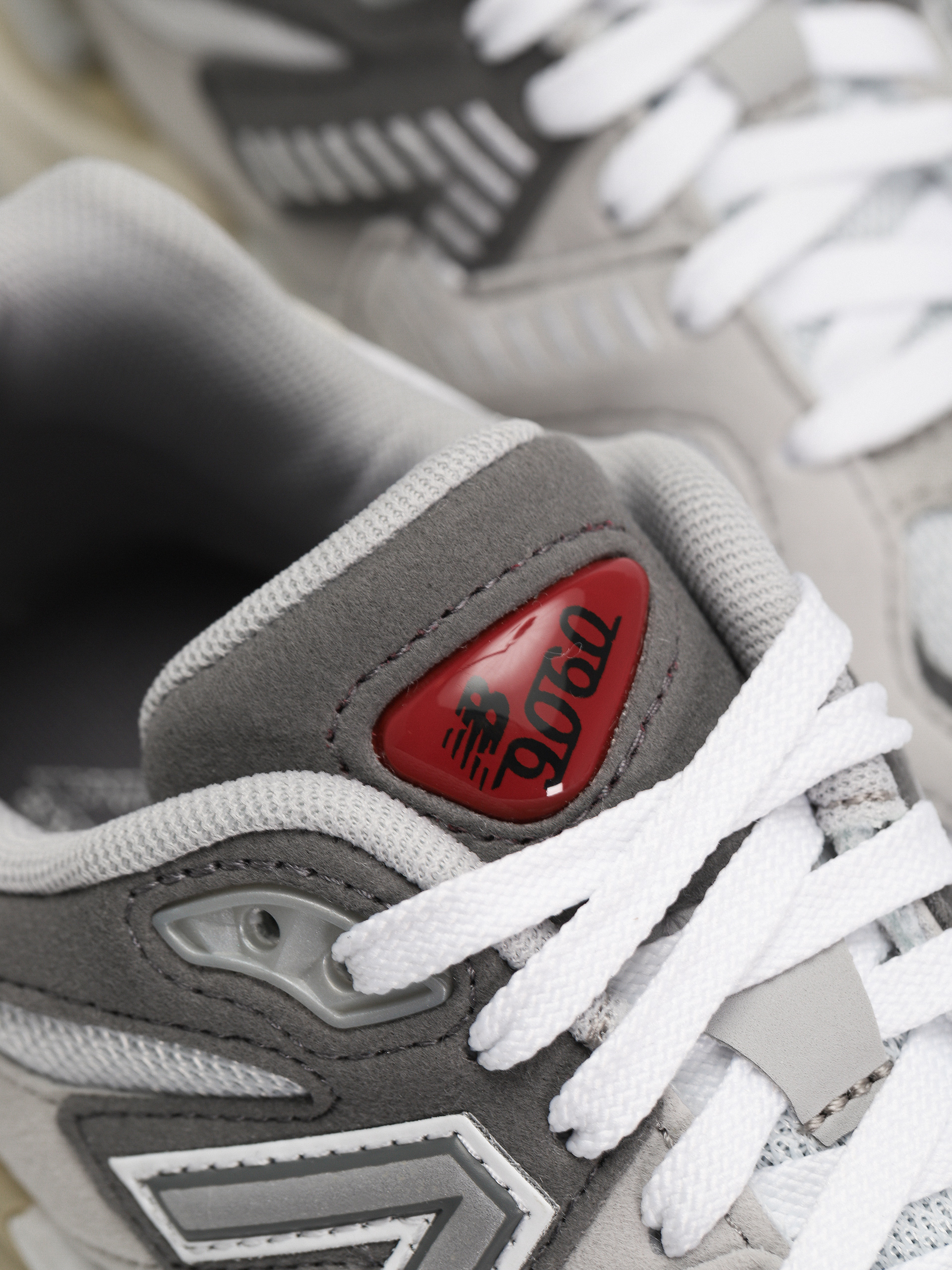 New Balance 9060 JR Shoes (raincloud)