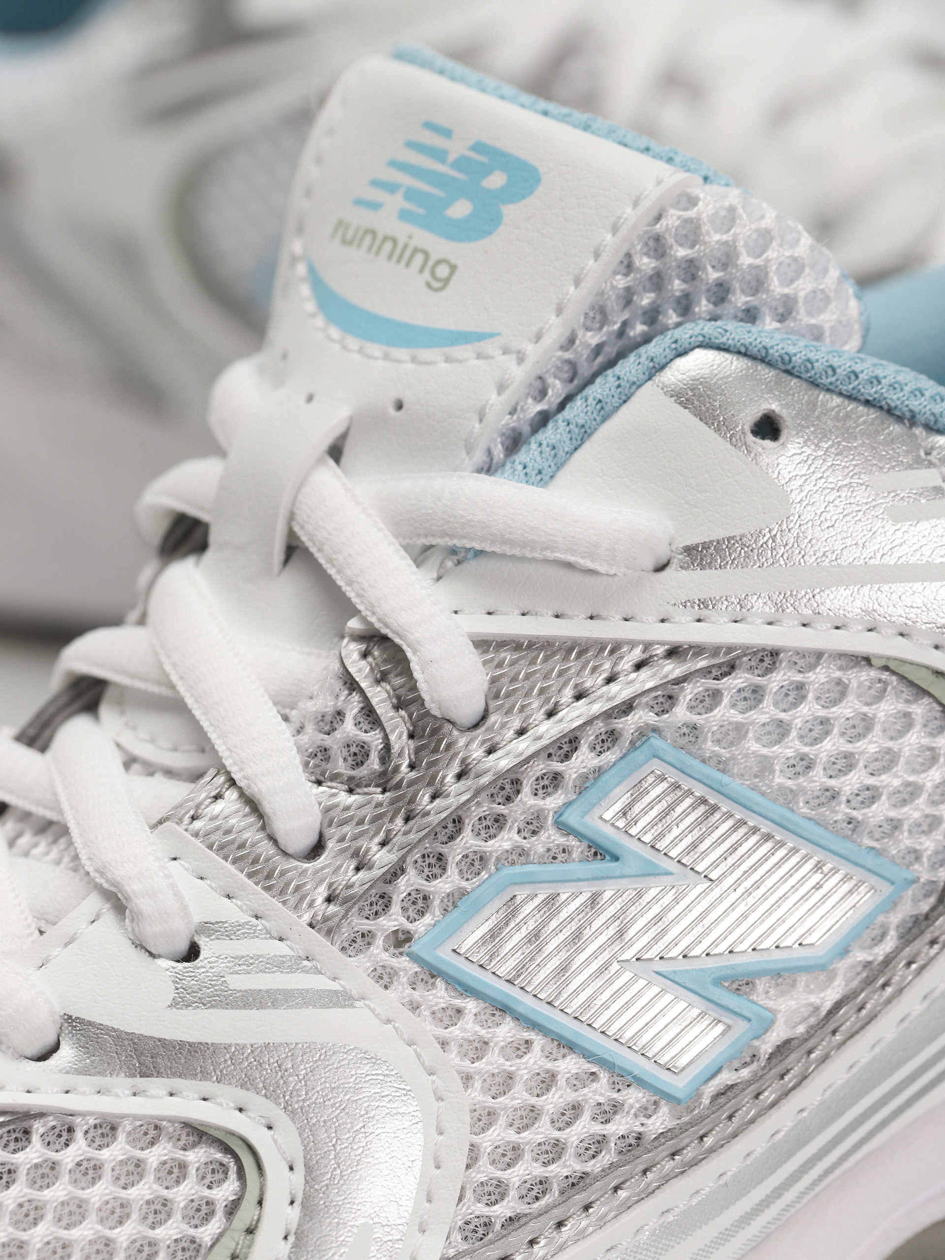New Balance 530 JR Shoes (white silver blue)