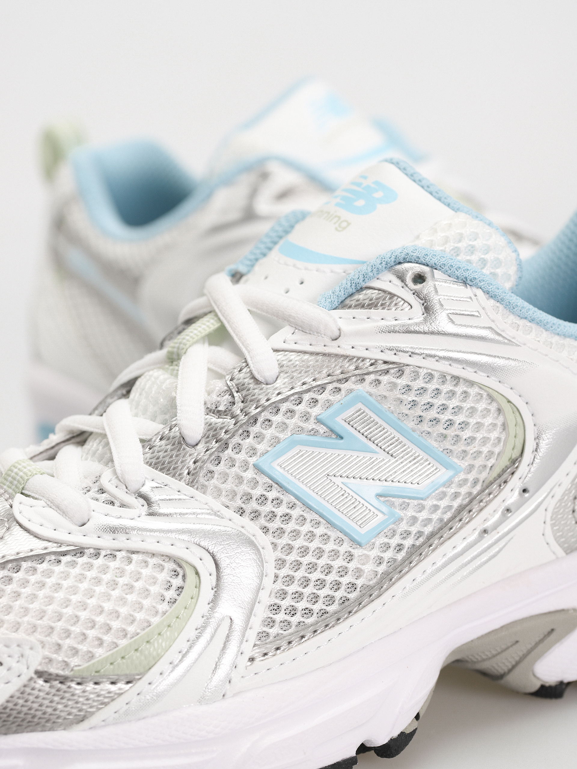 New Balance 530 Shoes (white silver navy)