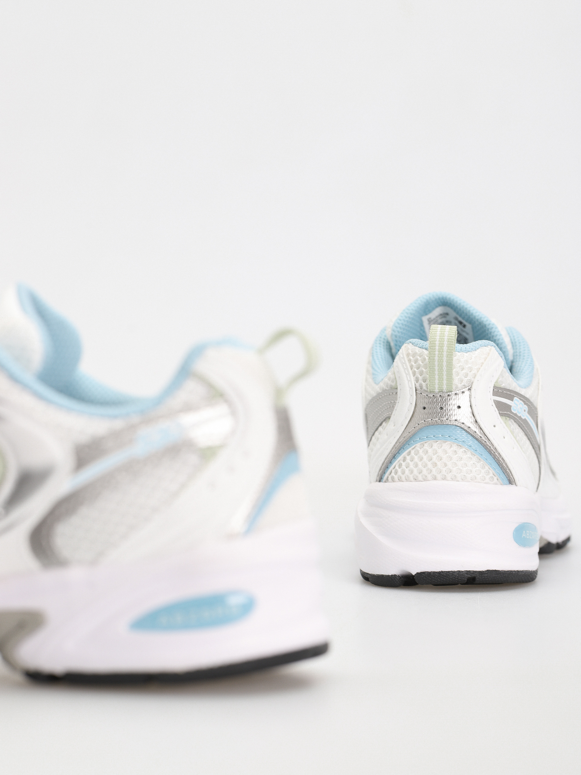 New Balance 530 Shoes (white silver navy)