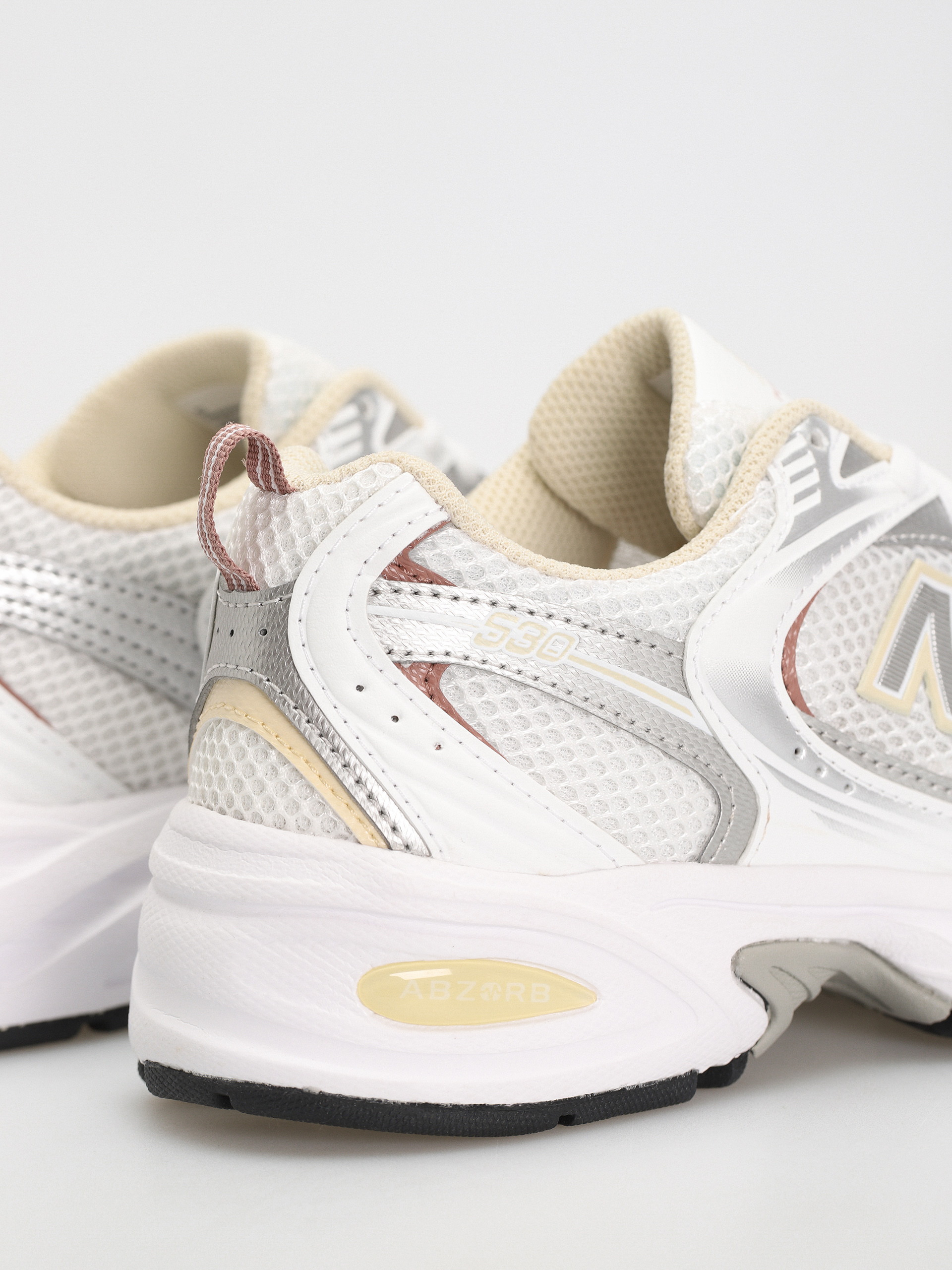New Balance 530 Shoes (white silver beige)