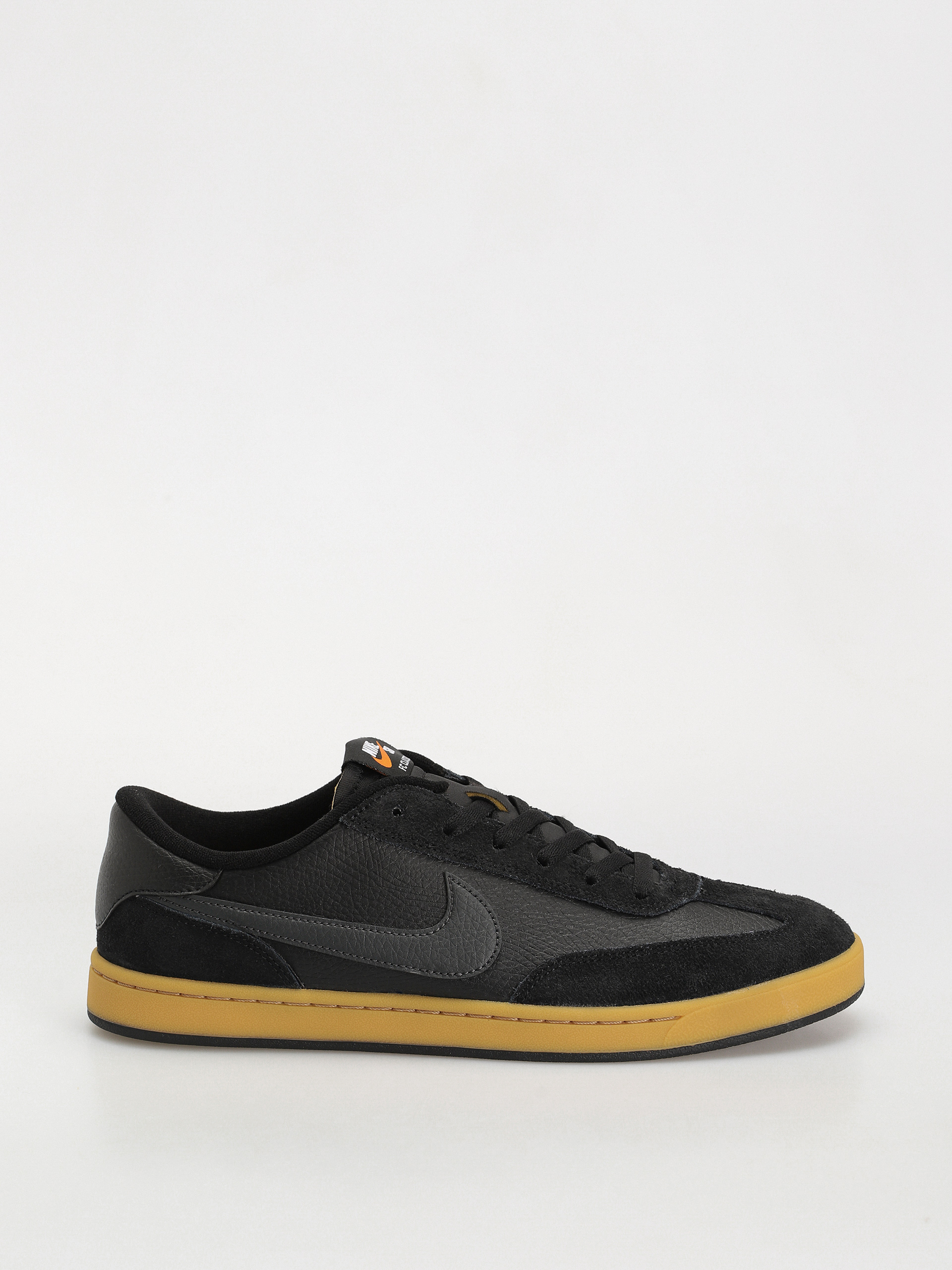 Nike sb black on black best sale