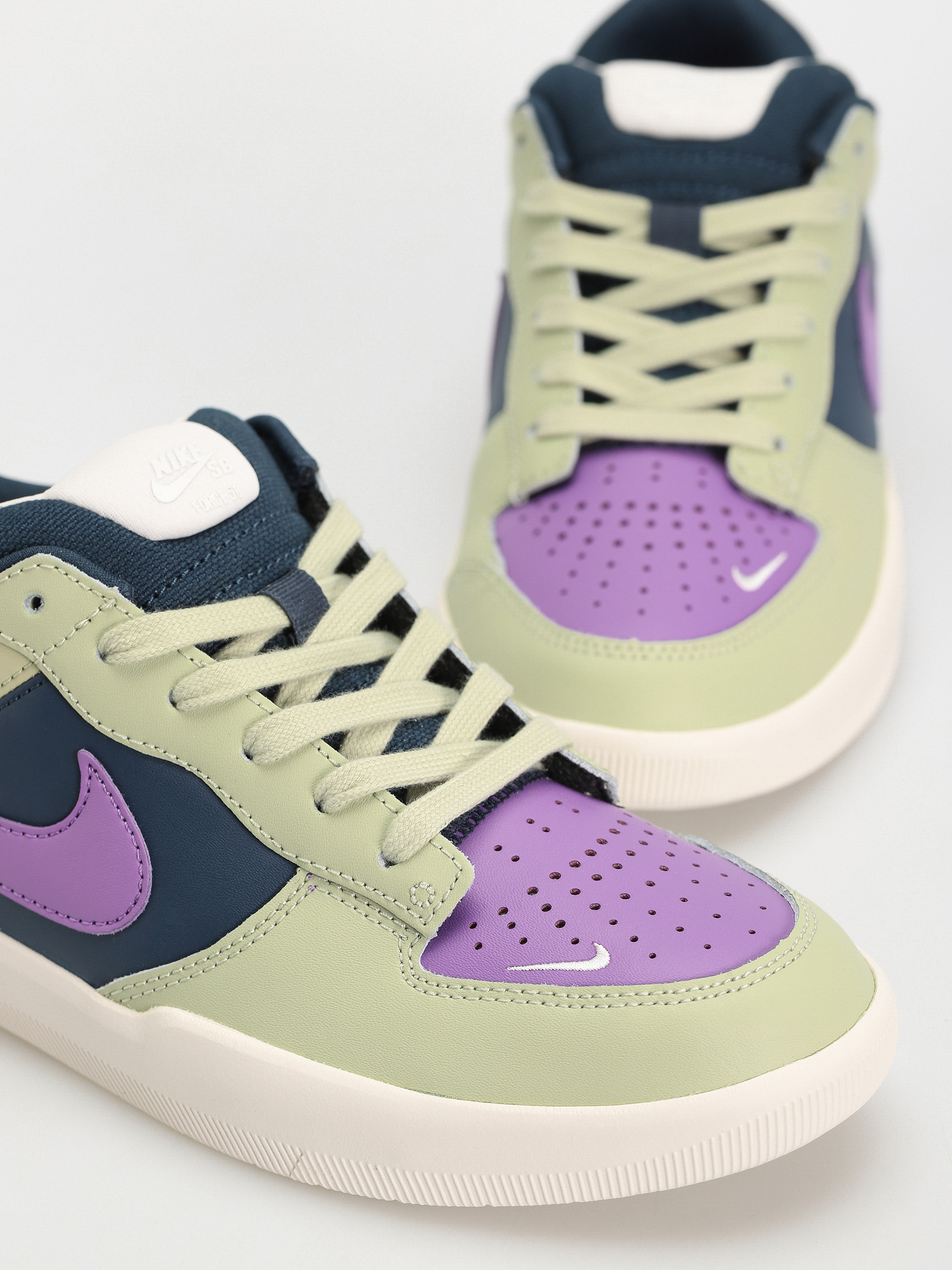 Nike SB Force 58 Premium Schuhe (olive aura/black raspberry armory navy)