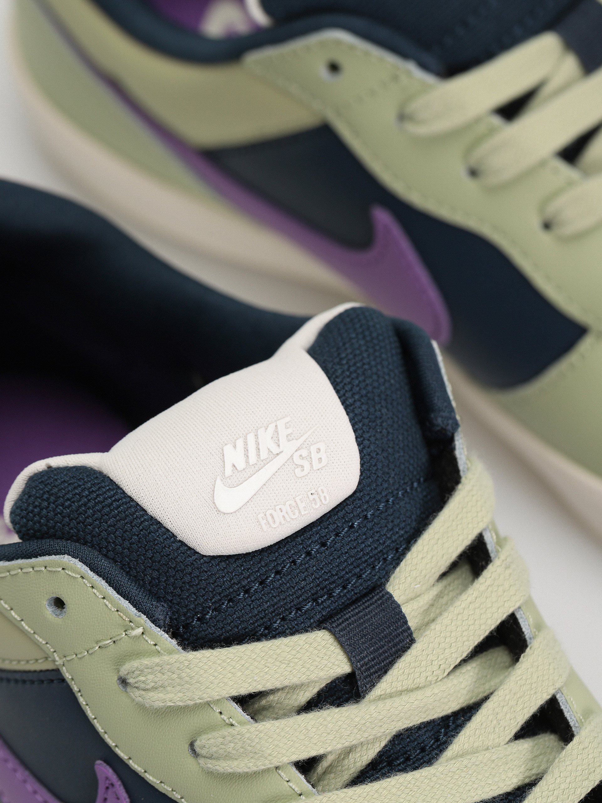 Nike SB Force 58 Premium Shoes (olive aura/black raspberry armory navy)