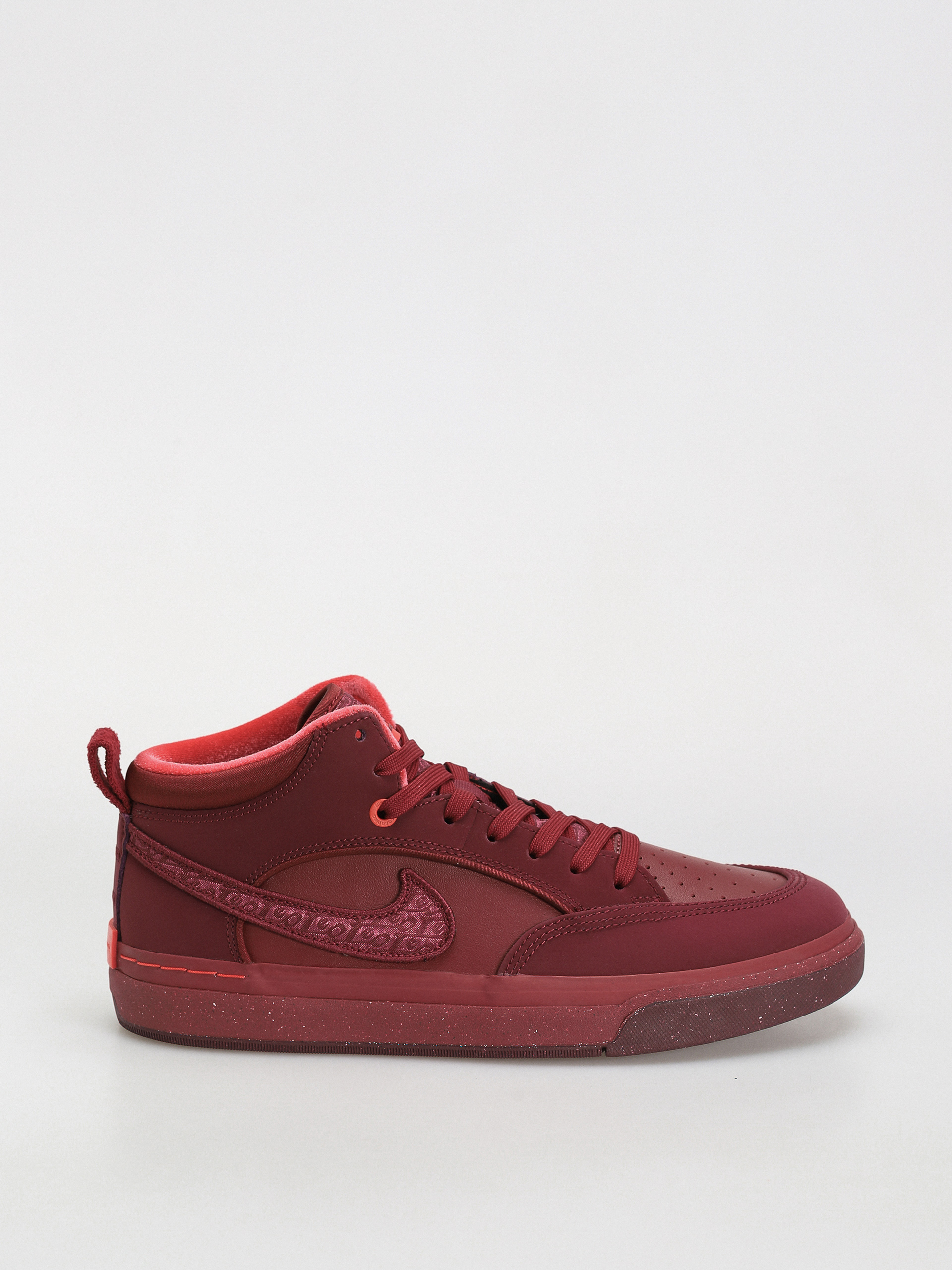 Burgundy nike skate shoes best sale