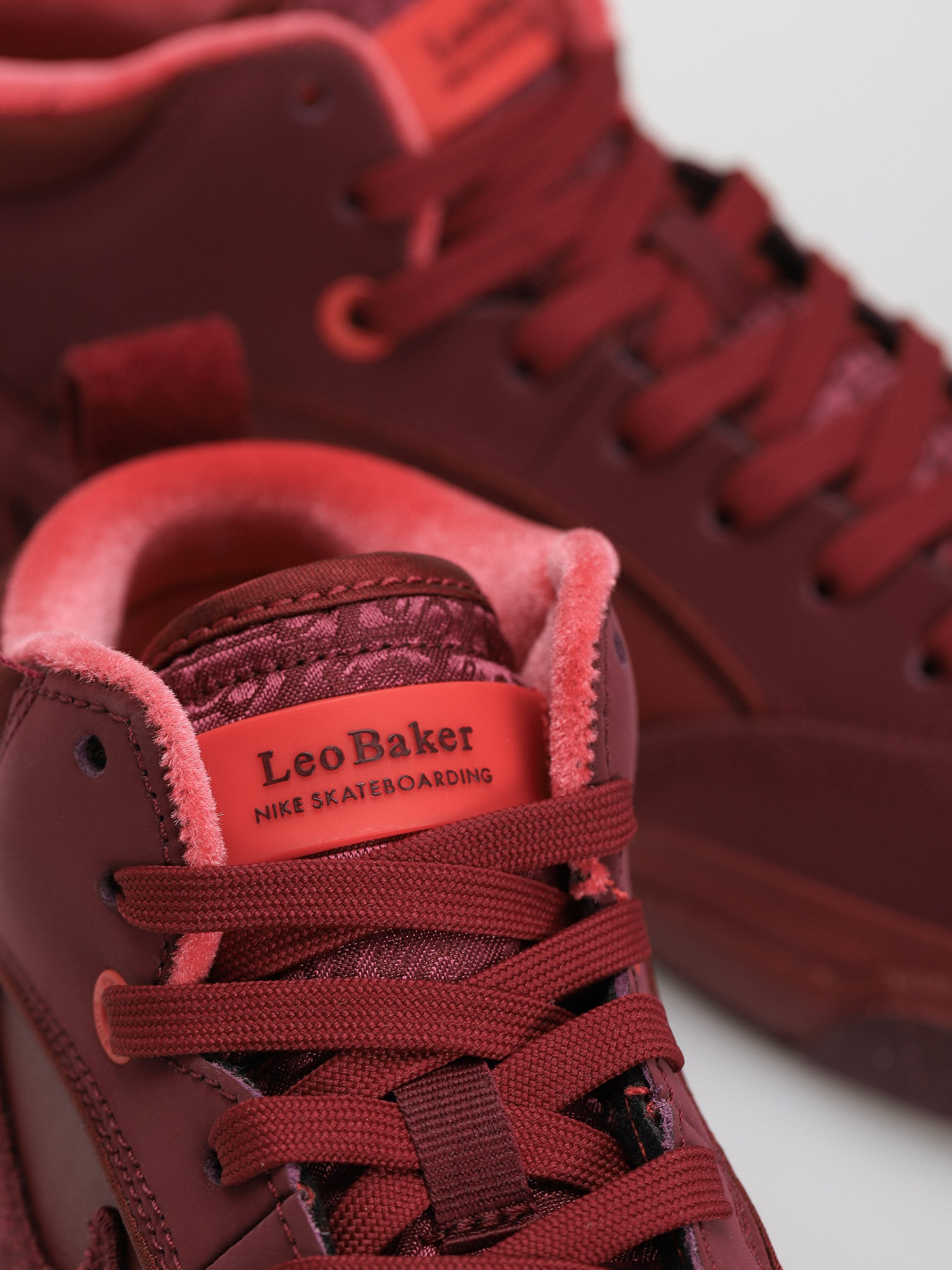 Nike SB React Leo Prm Shoes (dark beetroot/dark beetroot team red)