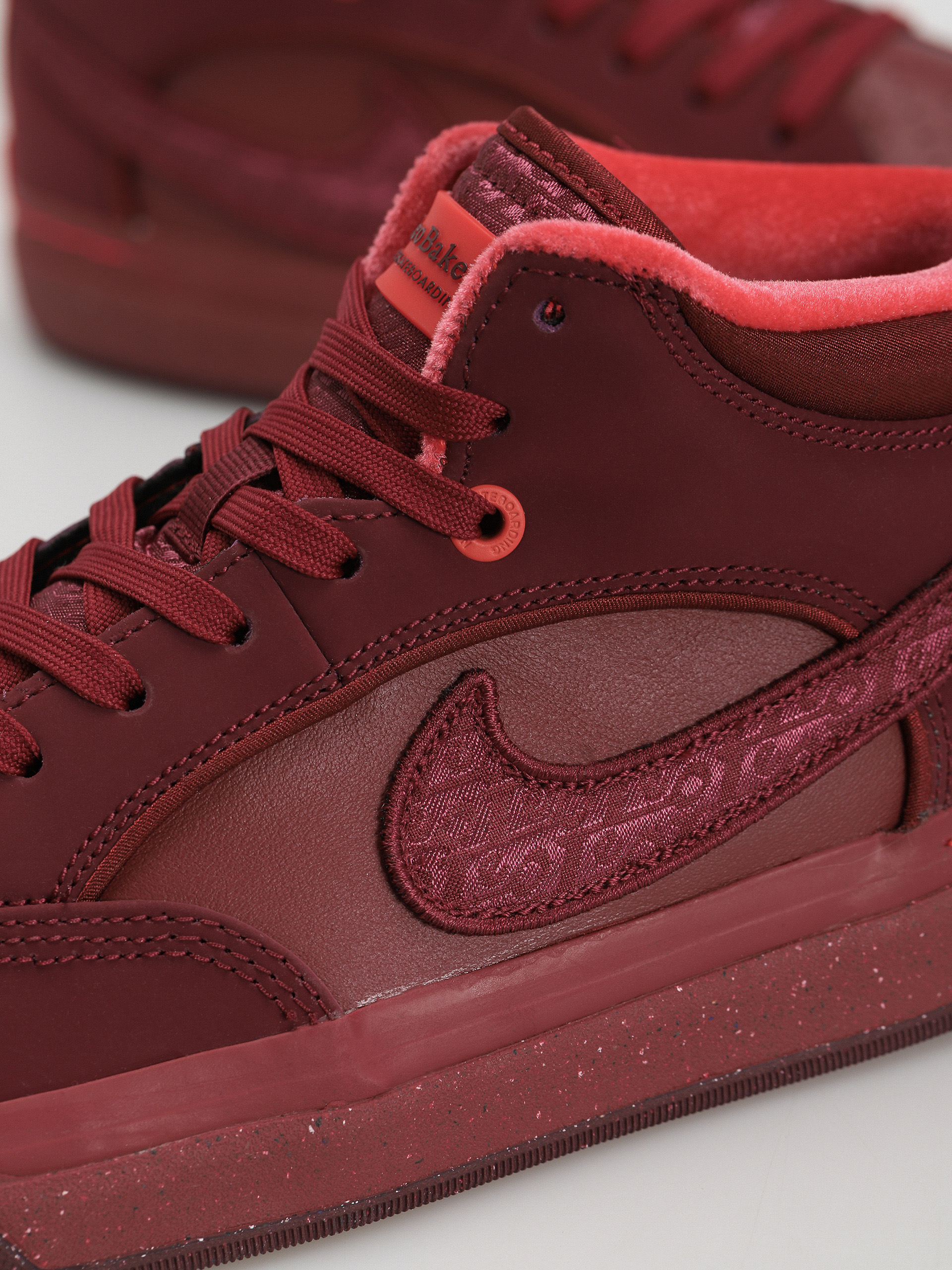 Nike SB React Leo Prm Schuhe (dark beetroot/dark beetroot team red)