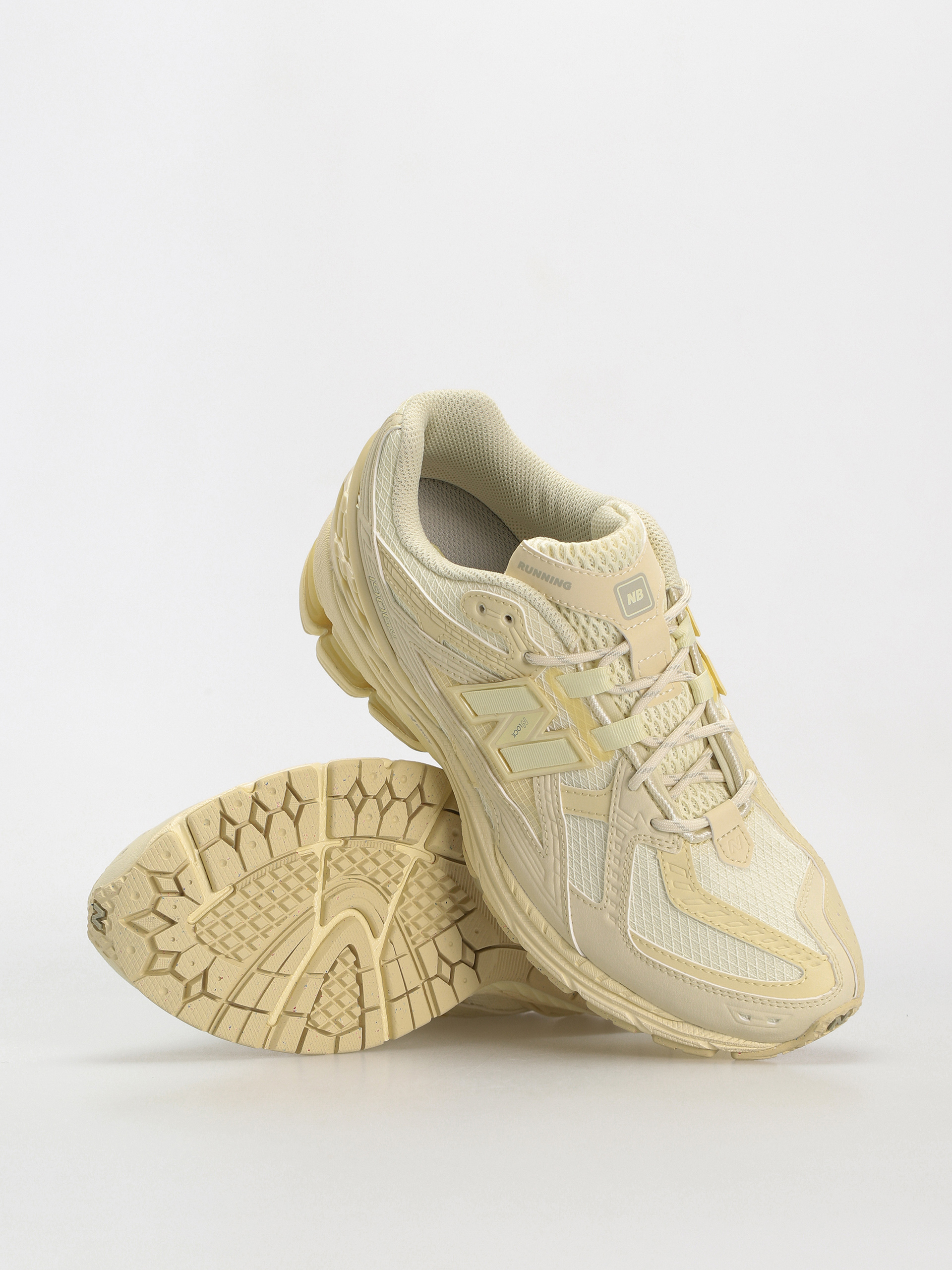 New Balance 1906 Shoes (beige)
