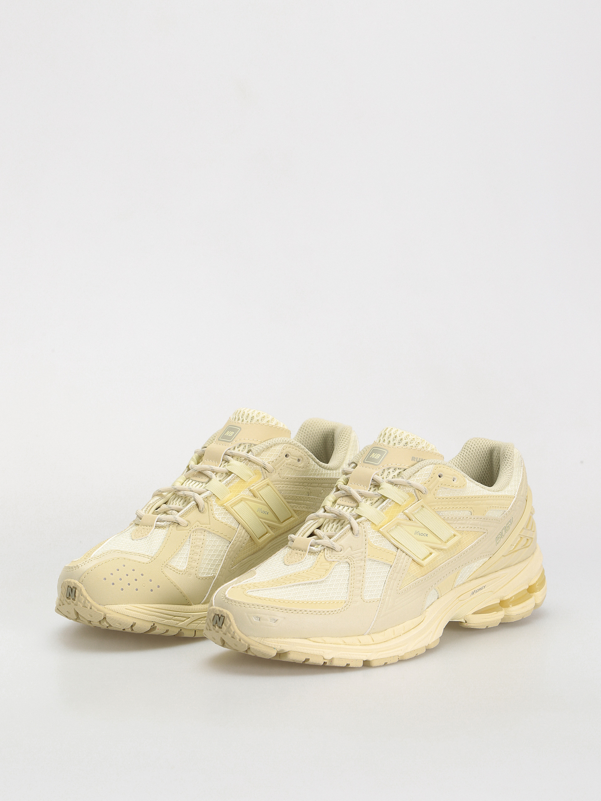 New Balance 1906 Shoes (beige)