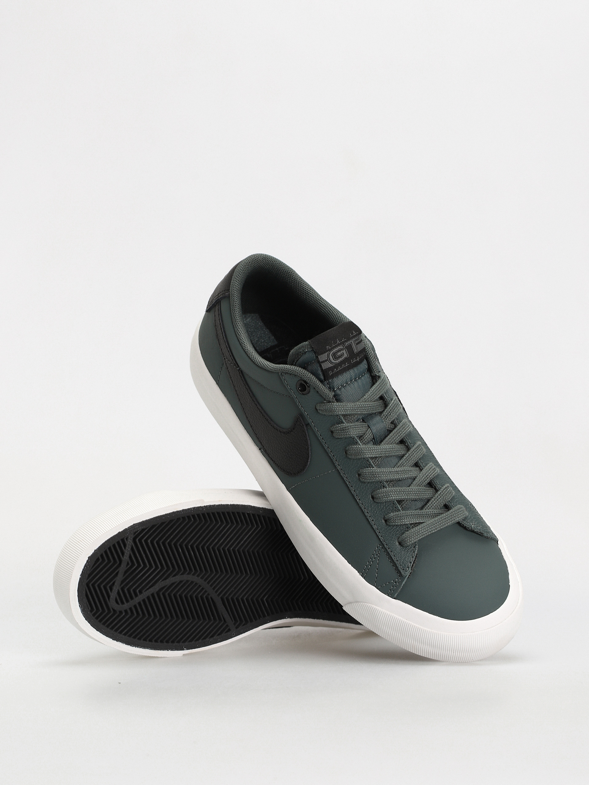 Nike SB Blazer Low Pro Gt Shoes (vintage green/black vintage green)