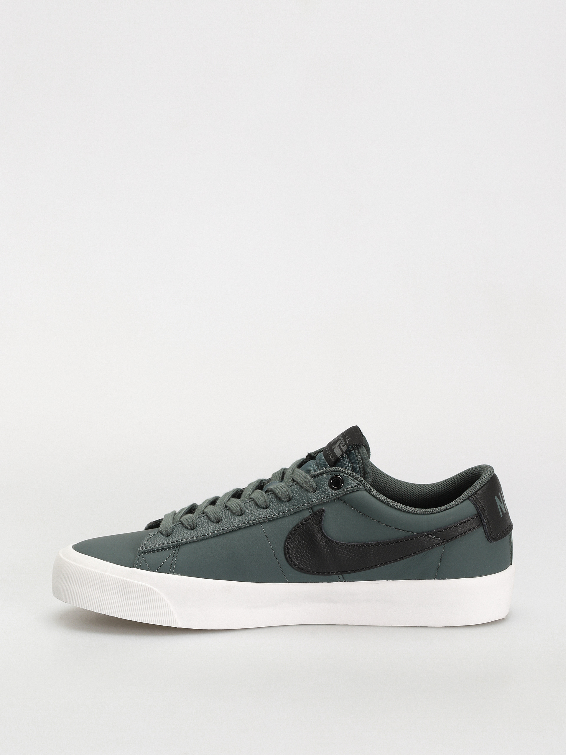 Nike SB Blazer Low Pro Gt Shoes (vintage green/black vintage green)