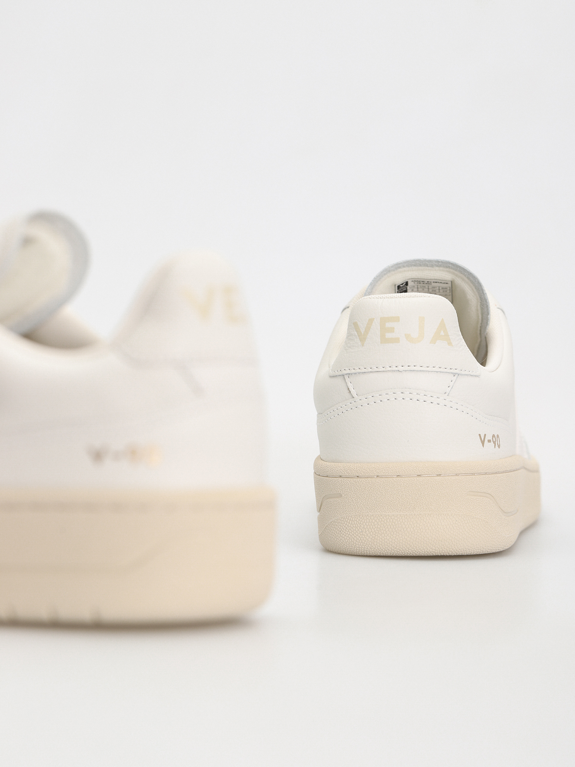 Veja V-90 Shoes (extra white)